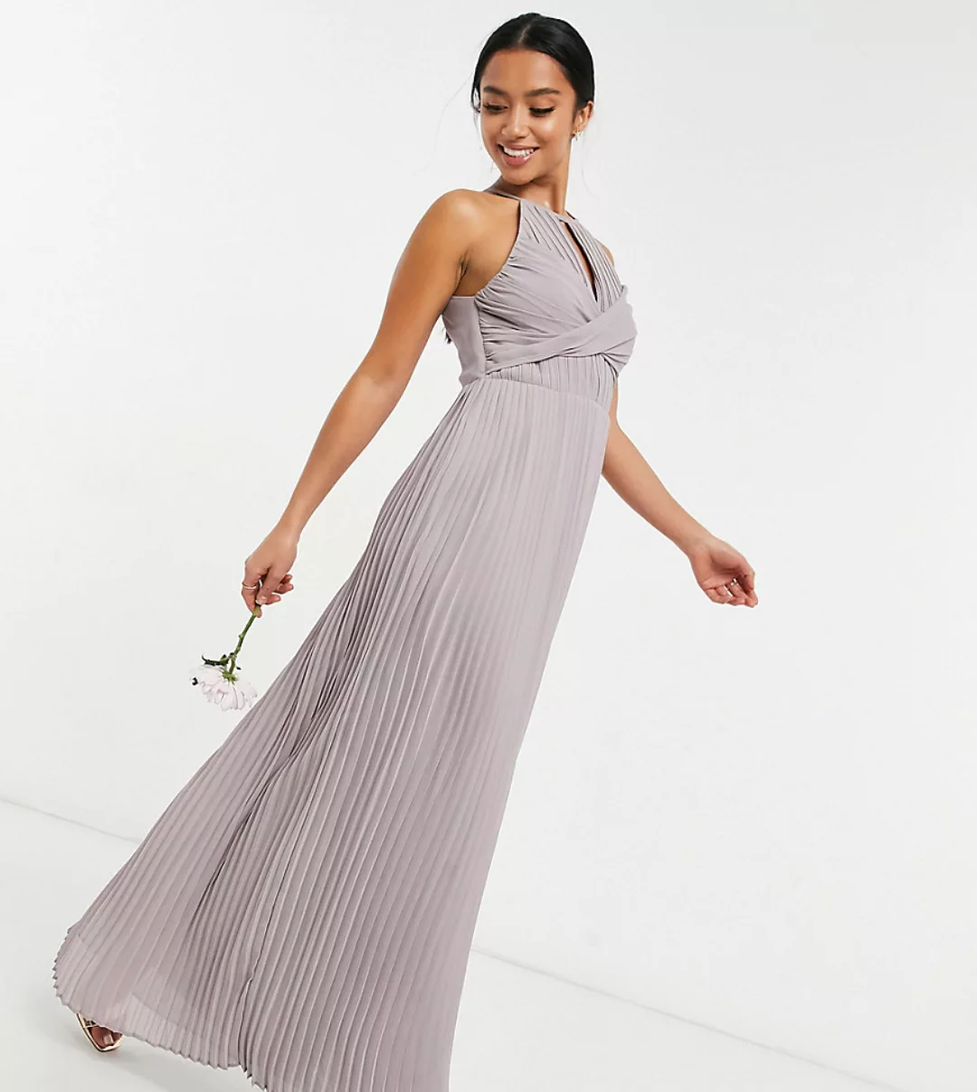 TFNC Petite – Bridesmaid – Plissiertes Maxikleid in Grau mit Wickeldetail günstig online kaufen