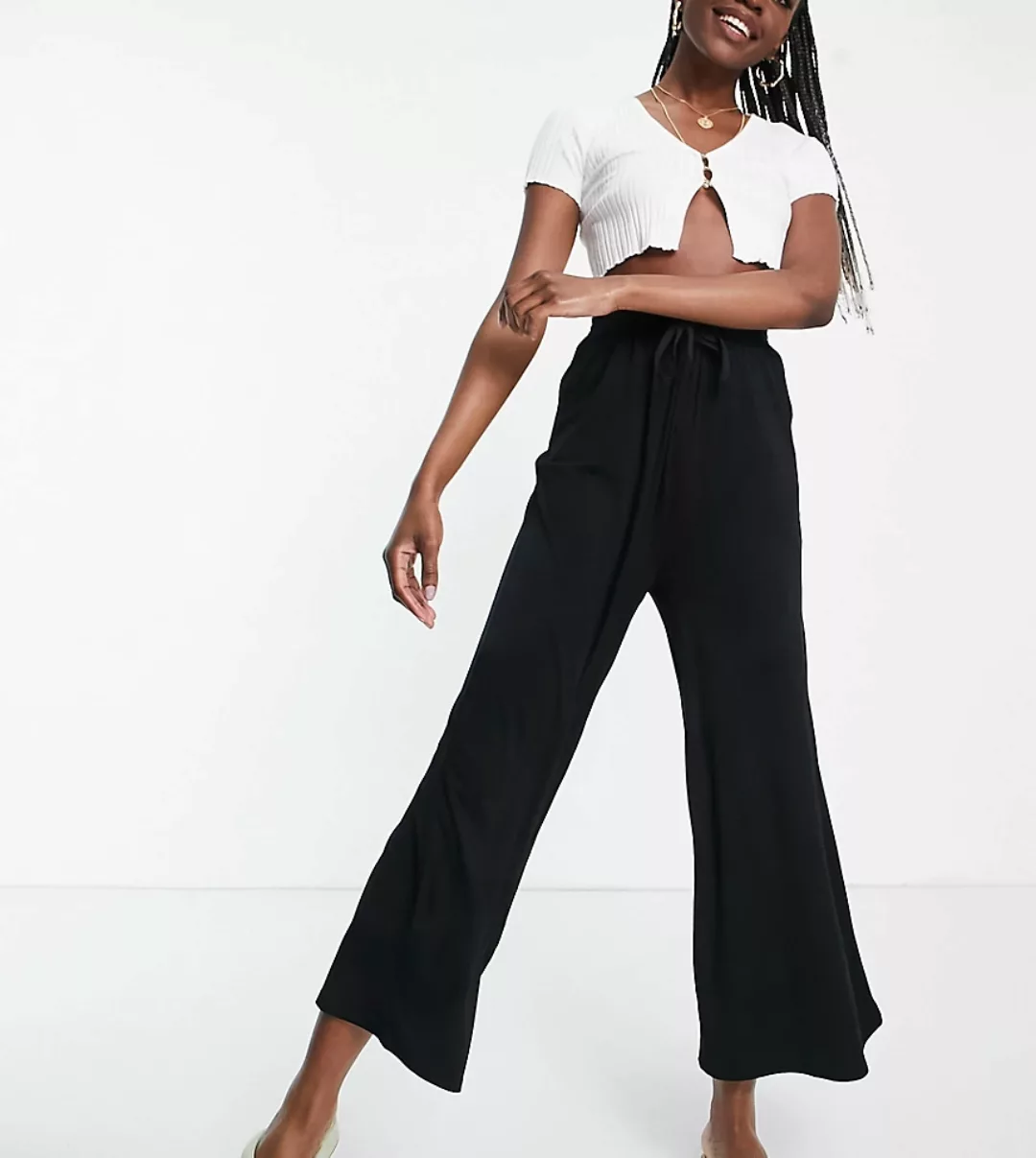 ASOS DESIGN Tall – Kurz geschnittene Hose in Schwarz mit Kordelzug günstig online kaufen