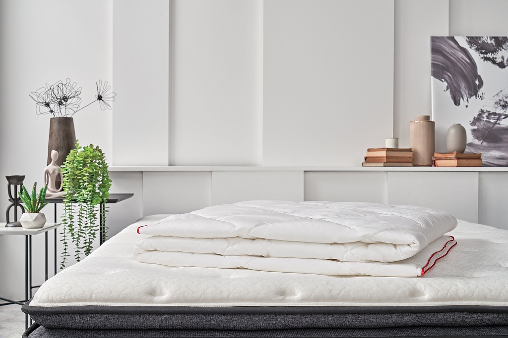 Yatas Bedding Kunstfaserbettdecke »Majestät Dacron® 95 °C, Bettdecke 135x20 günstig online kaufen