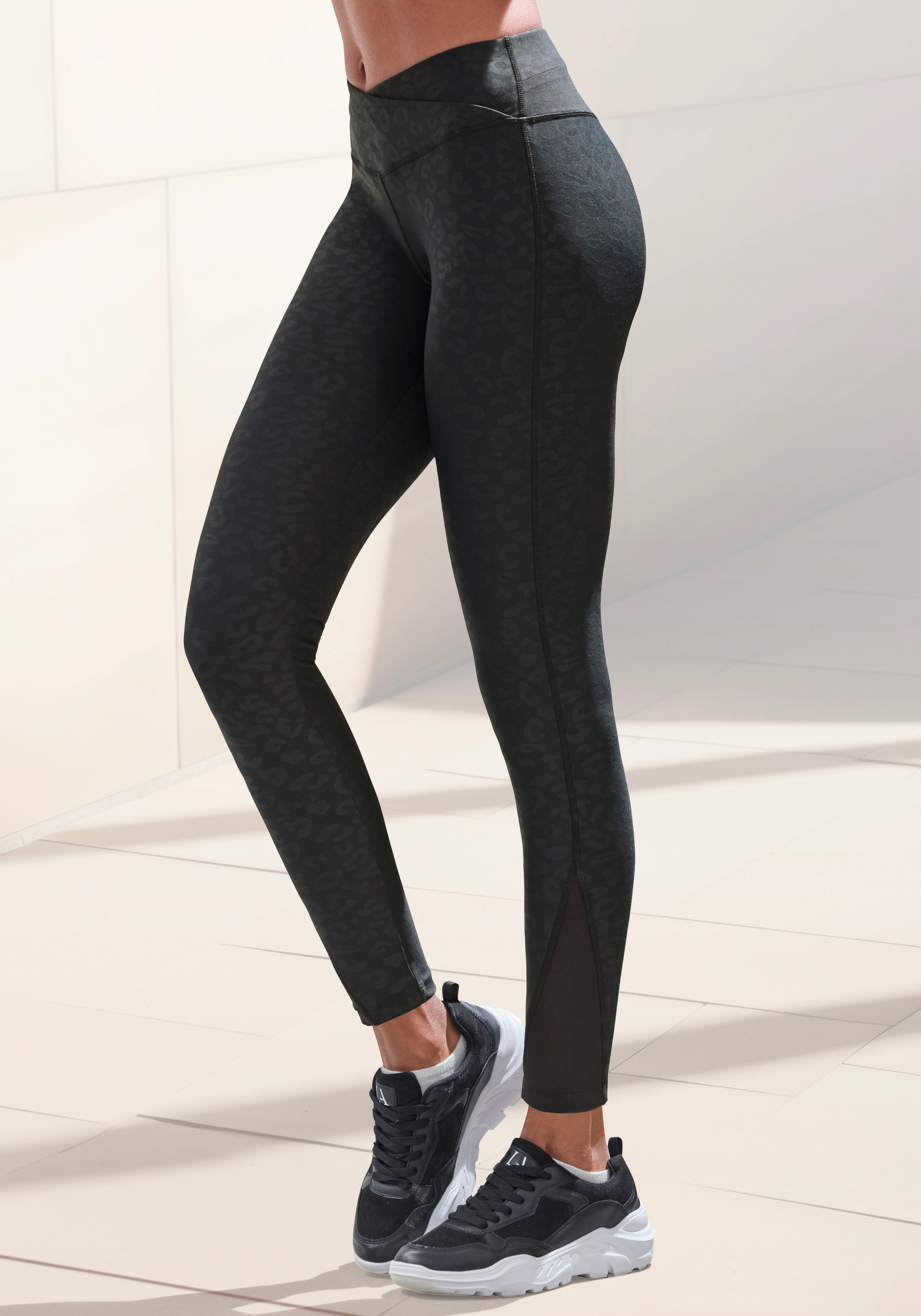 LASCANA ACTIVE Funktionsleggings "/Sportleggings", mit V-förmigen Bündchen günstig online kaufen