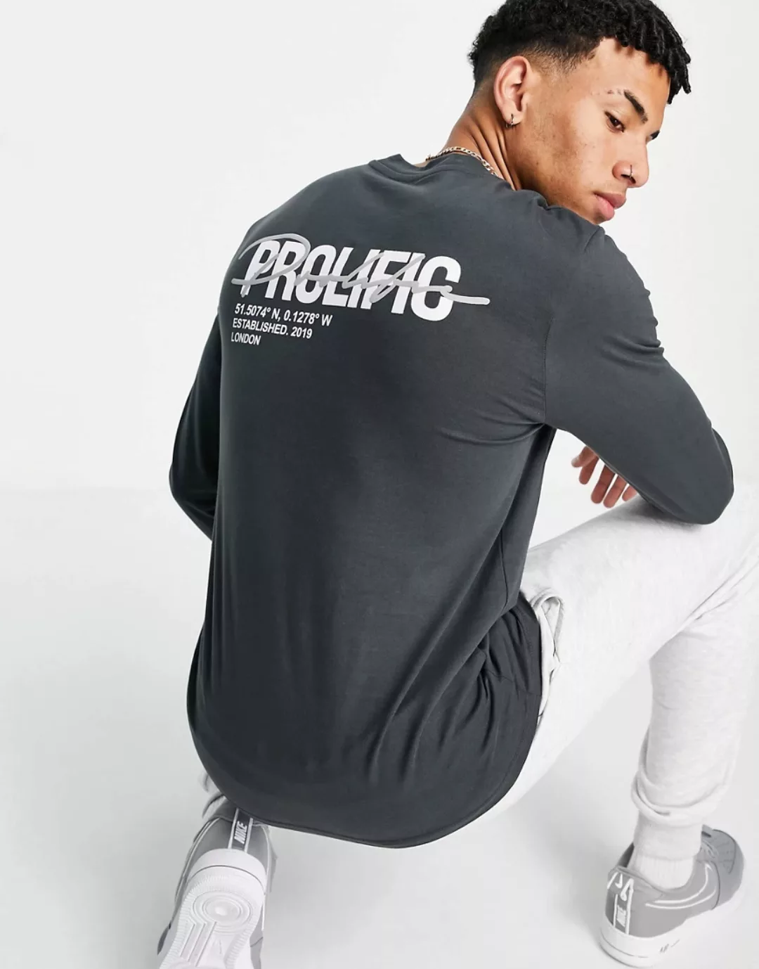 River Island – Prolific – T-Shirt mit Rückenprint in Grau günstig online kaufen