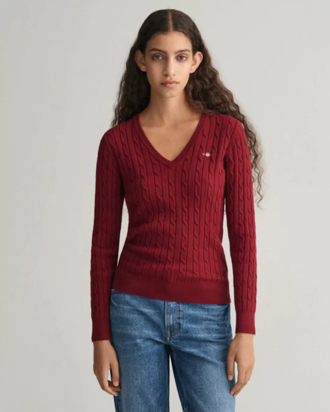 Gant Strickpullover STRETCH COTTON CABLE V-NECK mit Logostickerei auf der B günstig online kaufen