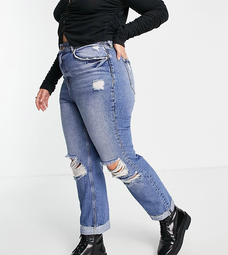 River Island Plus – Carrie – Bequeme, figurformende Mom-Jeans mit unverarbe günstig online kaufen