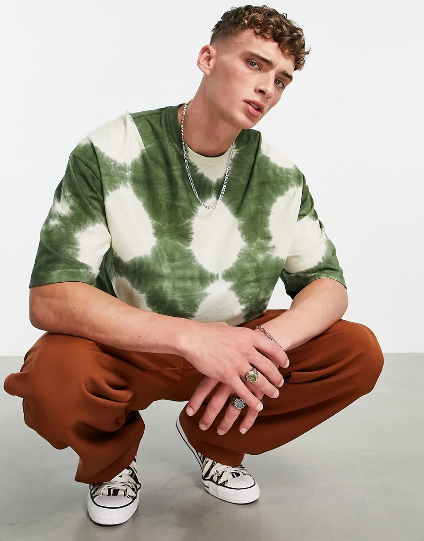 ASOS DESIGN – Oversize-T-Shirt mit Batikmuster in Khaki und Ecru-Mehrfarbig günstig online kaufen