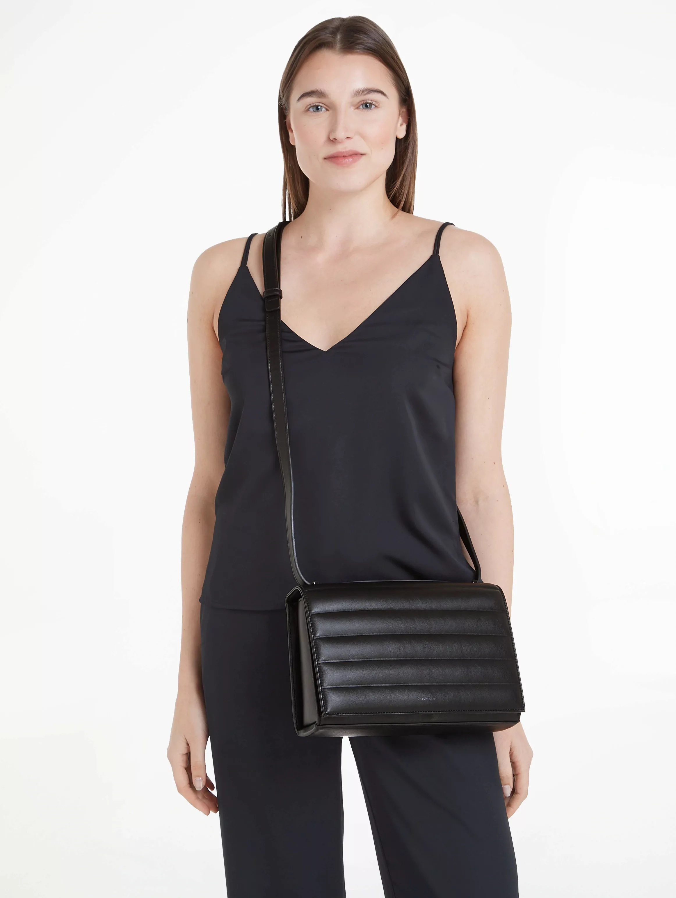 Calvin Klein Schultertasche "LINE QUILT MD CONV SHOULDER BAG" günstig online kaufen
