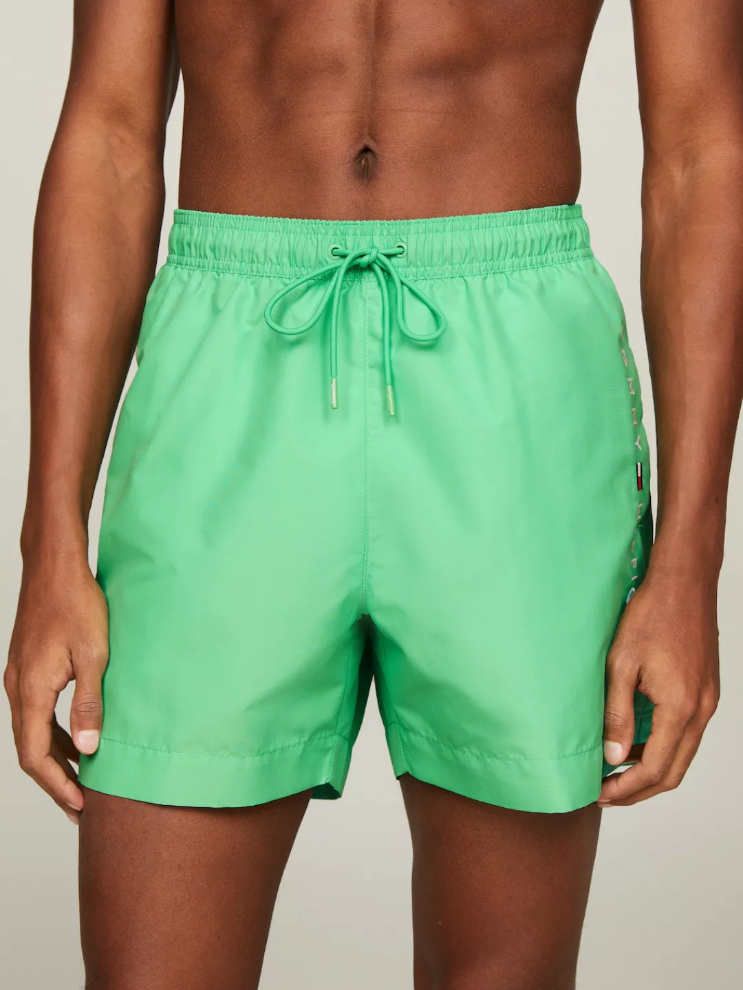 Tommy Hilfiger Swimwear Badeshorts "MEDIUM DRAWSTRING", mit Markenlabel an günstig online kaufen