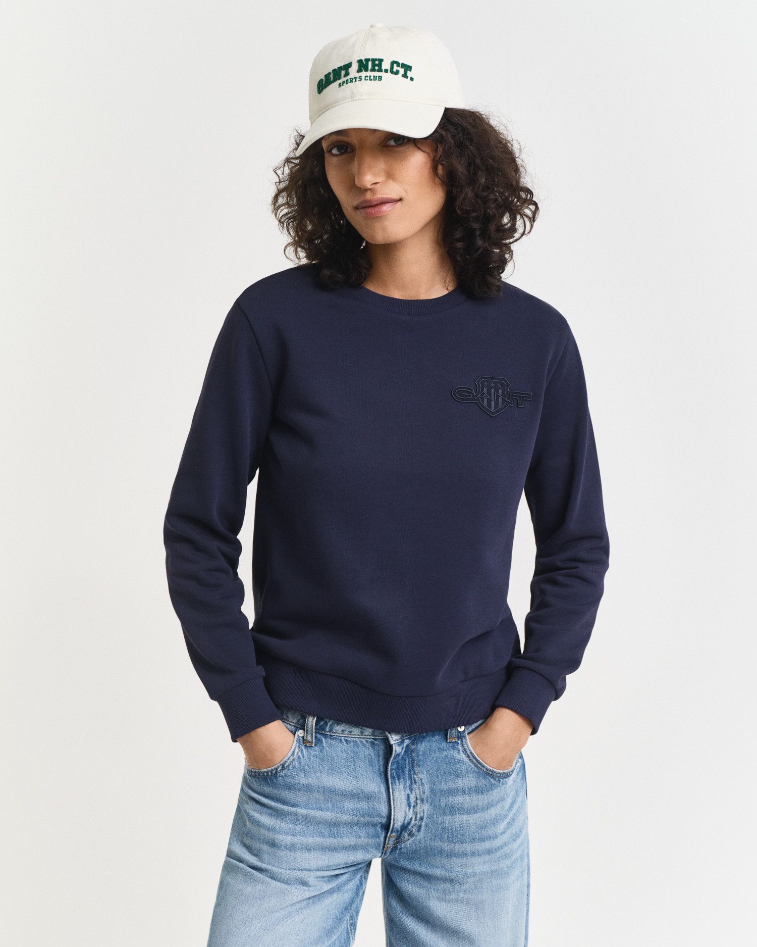 Gant Sweatshirt REG TONAL SHIELD C-NECK günstig online kaufen
