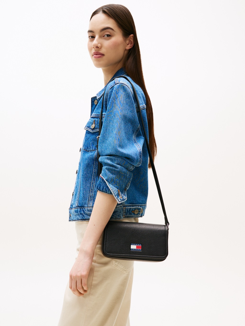 Tommy Jeans Umhängetasche "TJW MUST FLAP CROSSOVER", Damen Schultertasche, günstig online kaufen