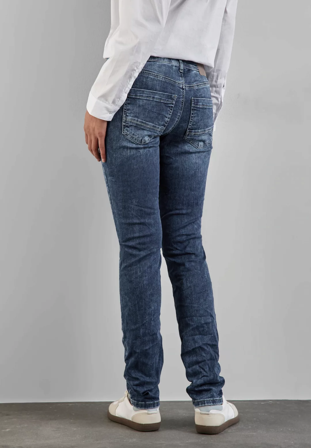 STREET ONE Bequeme Jeans Street One Casual Fit Jeans in Heavy Indigo Wash ( günstig online kaufen