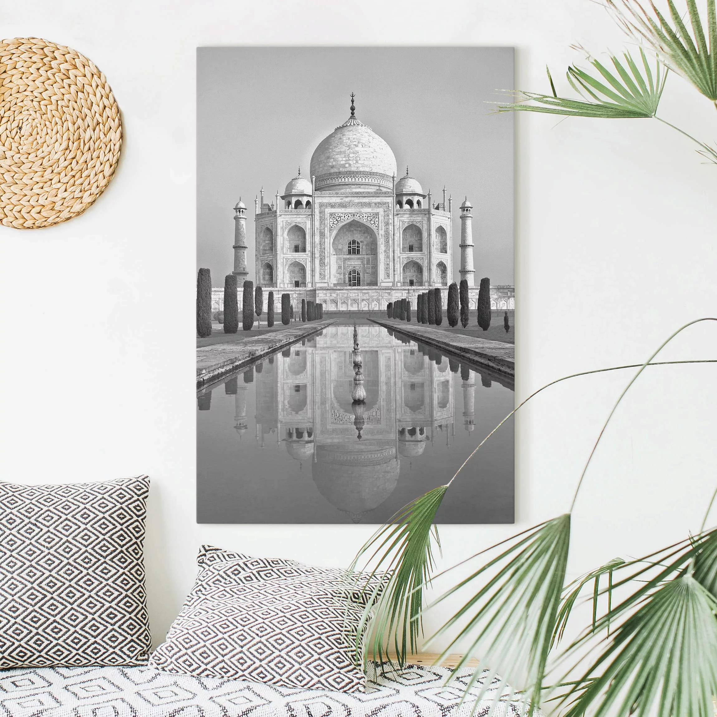 Leinwandbild Architektur & Skyline - Hochformat Taj Mahal mit Garten günstig online kaufen