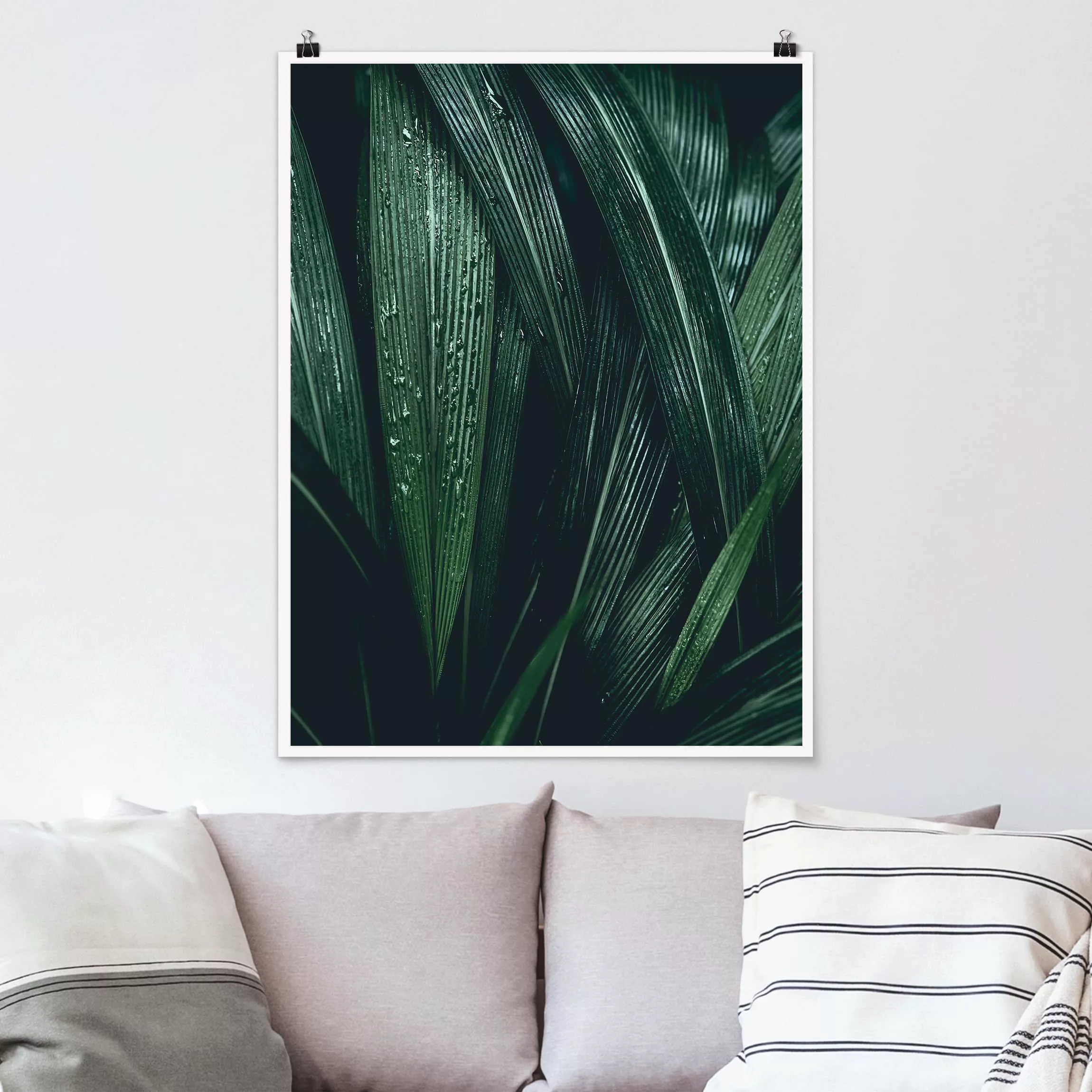 Poster Blumen - Hochformat Grüne Palmenblätter günstig online kaufen