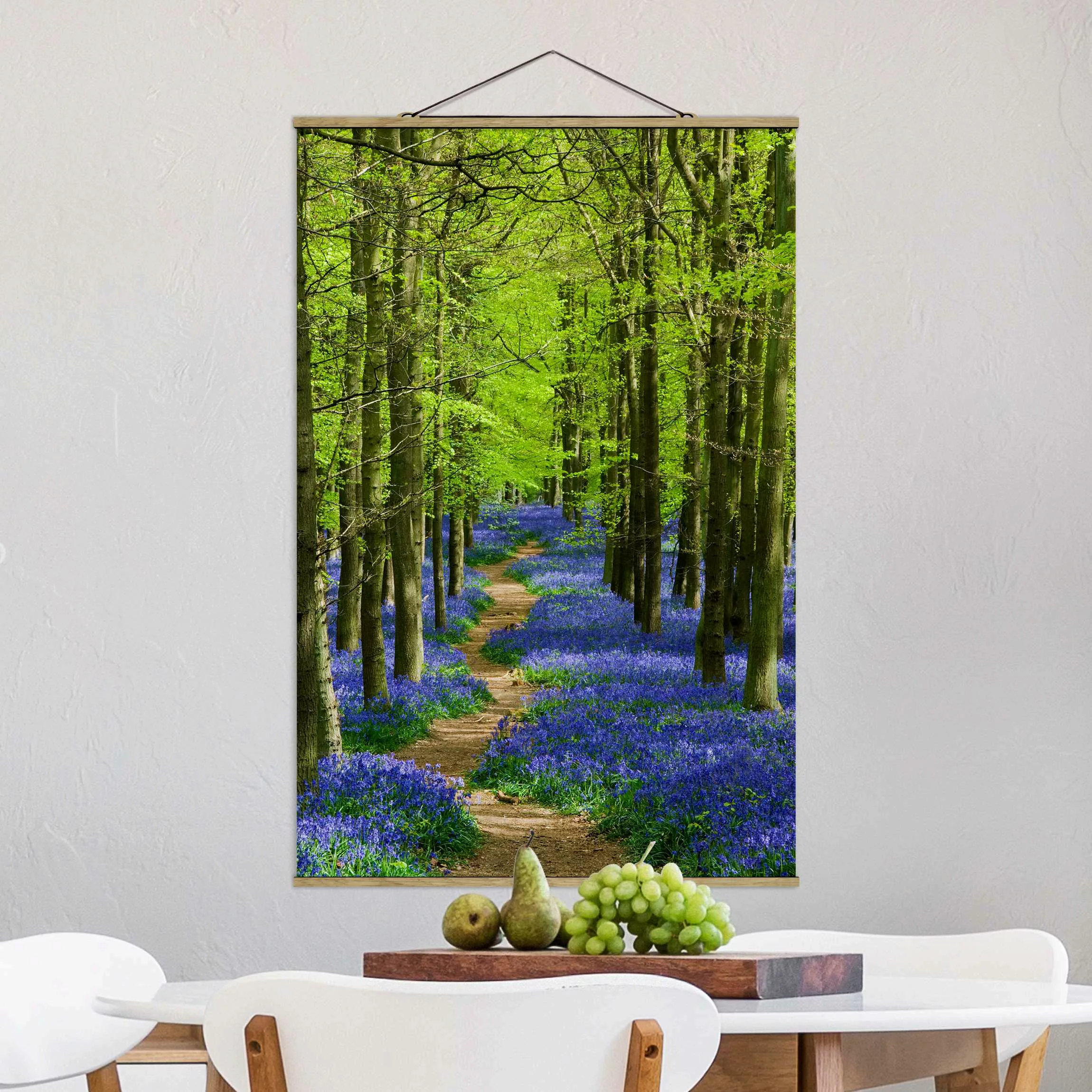 Stoffbild Wald mit Posterleisten - Hochformat Wanderweg in Hertfordshire günstig online kaufen