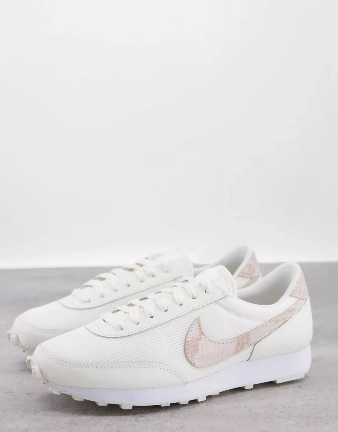 Nike – Daybreak – Sneaker in gebrochenem Weiß und Schlangenmuster-Mehrfarbi günstig online kaufen