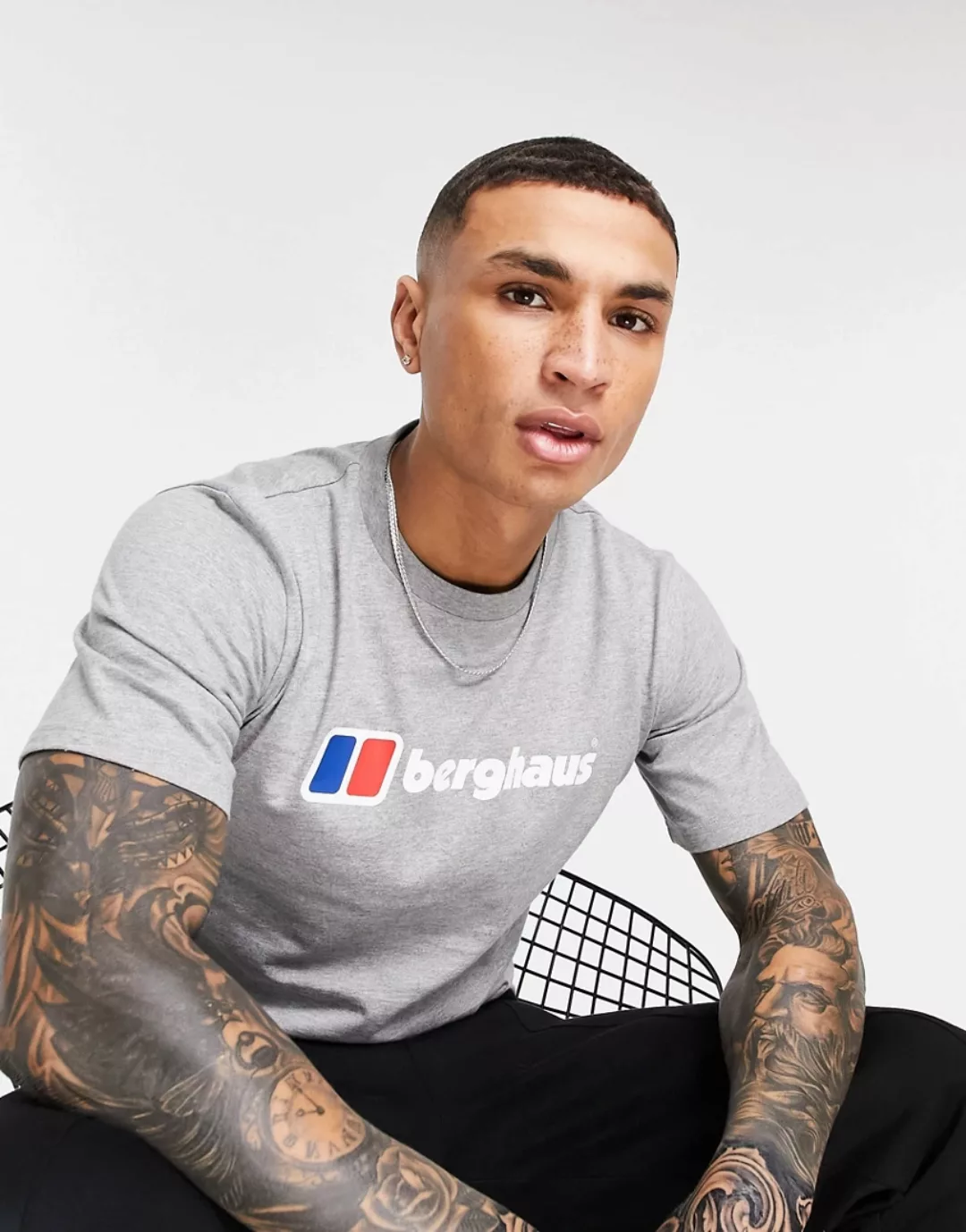 Berghaus – Big Classic – T-Shirt in Grau mit Logo günstig online kaufen