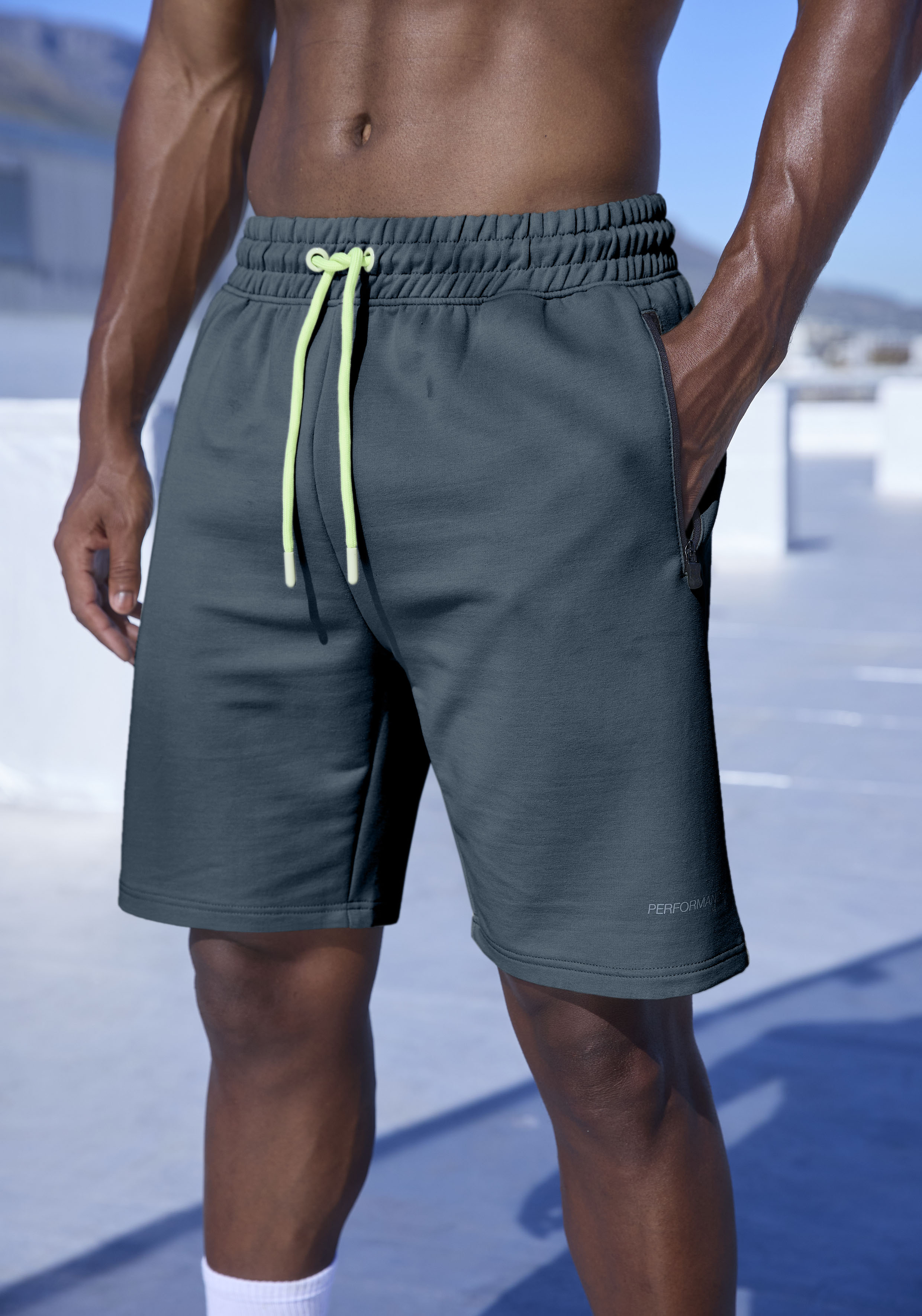 Le Jogger Performance Funktionsshorts günstig online kaufen