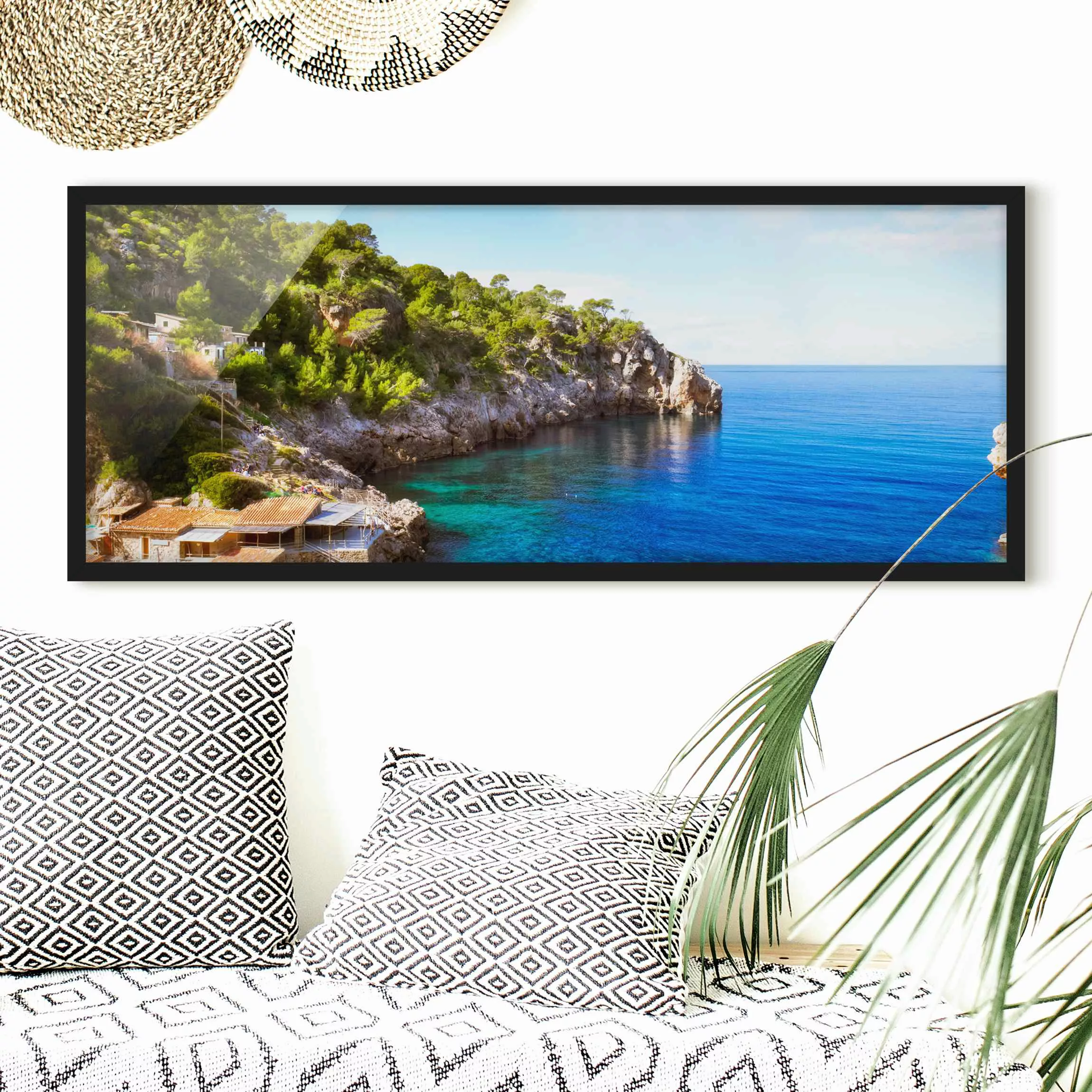 Bild mit Rahmen - Panorama Cala de Deia in Mallorca günstig online kaufen