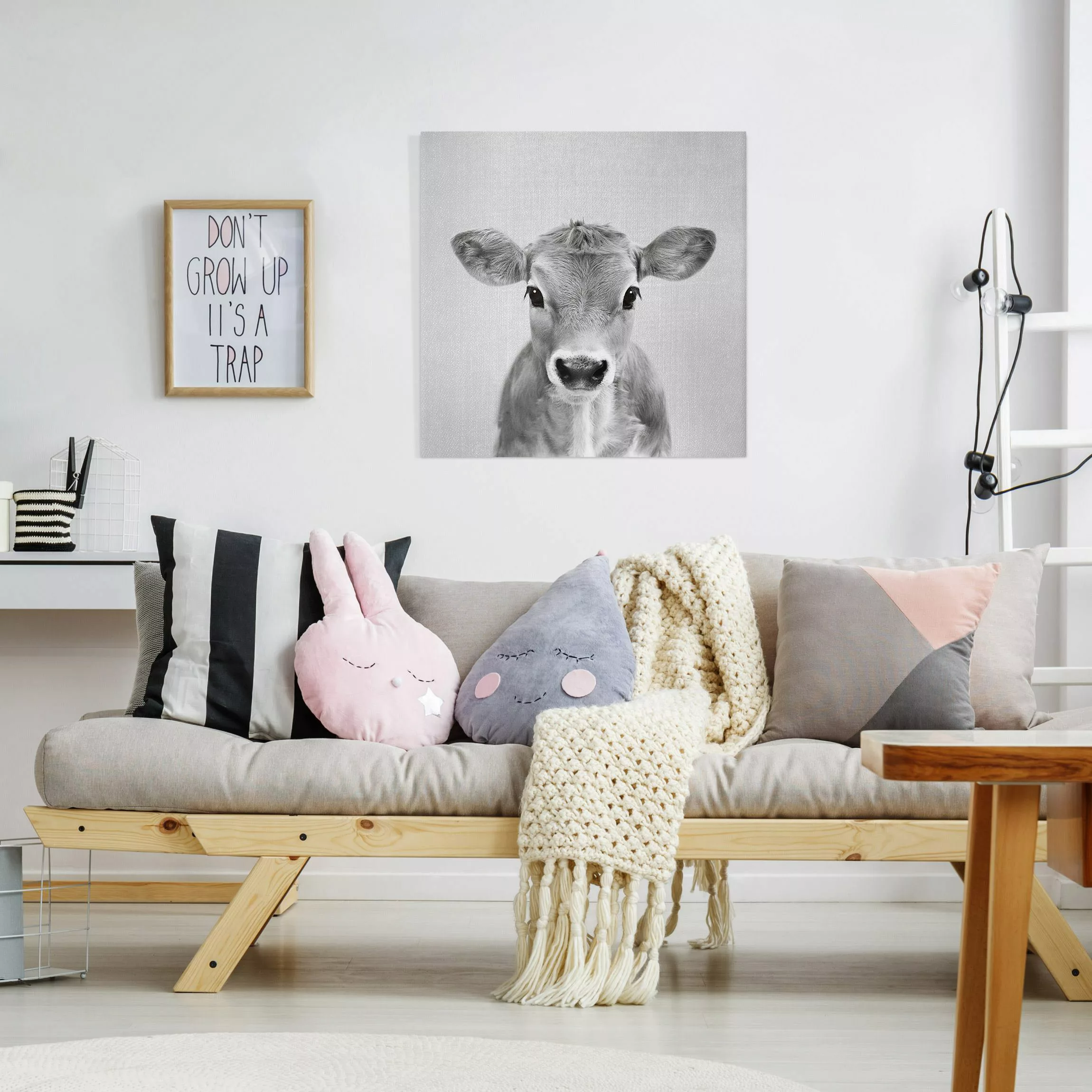 Leinwandbild Baby Kuh Kira Schwarz Weiß günstig online kaufen