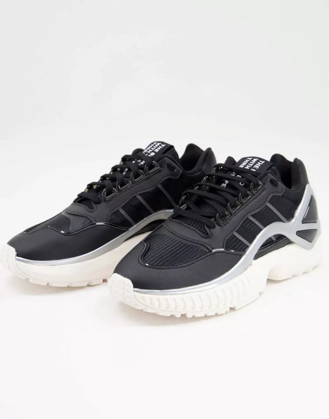 adidas Originals – ZX Wavian – Sneaker in Schwarz mit Metallic-Detail-Weiß günstig online kaufen