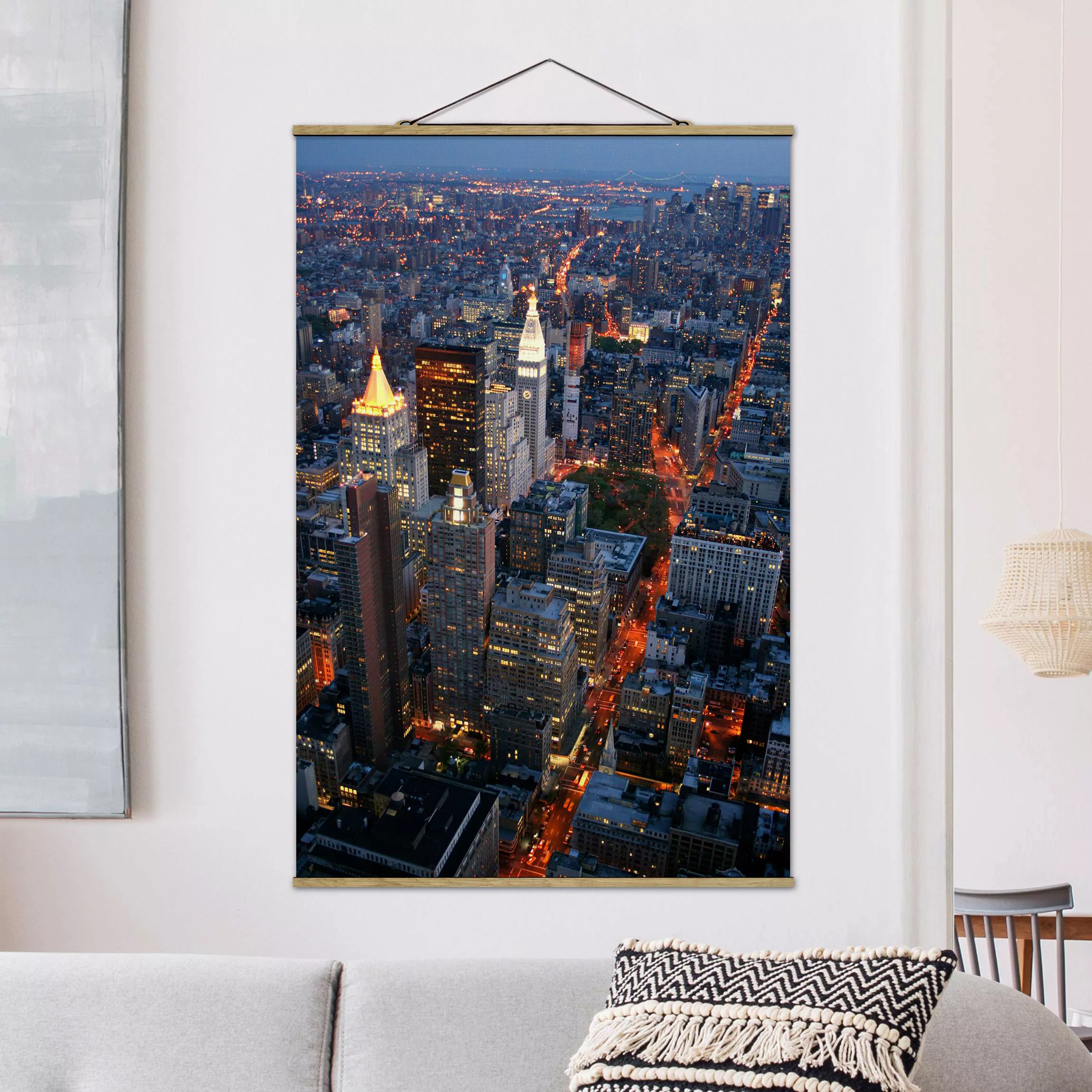 Stoffbild Architektur mit Posterleisten - Hochformat Manhattan Lights günstig online kaufen