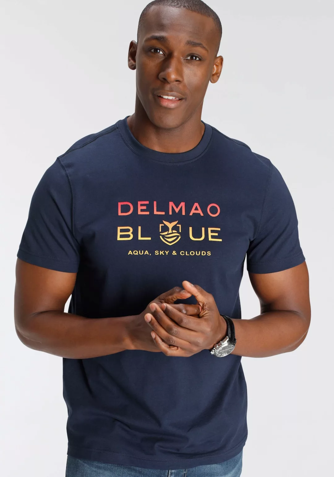 DELMAO T-Shirt mit modischem Brustprint - NEUE MARKE! günstig online kaufen