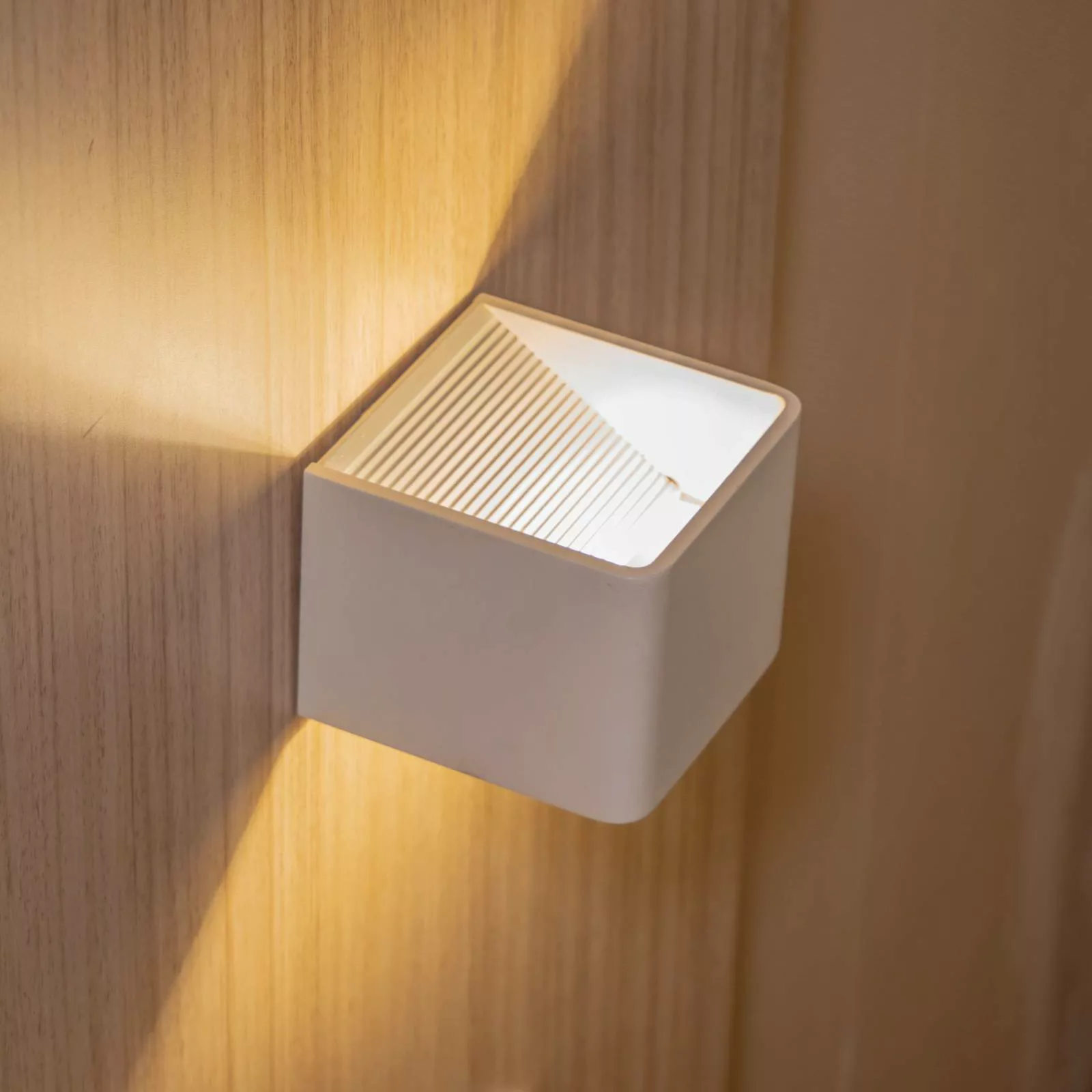 LED-Wandleuchte Cube Akku, magnetisch, weiß günstig online kaufen