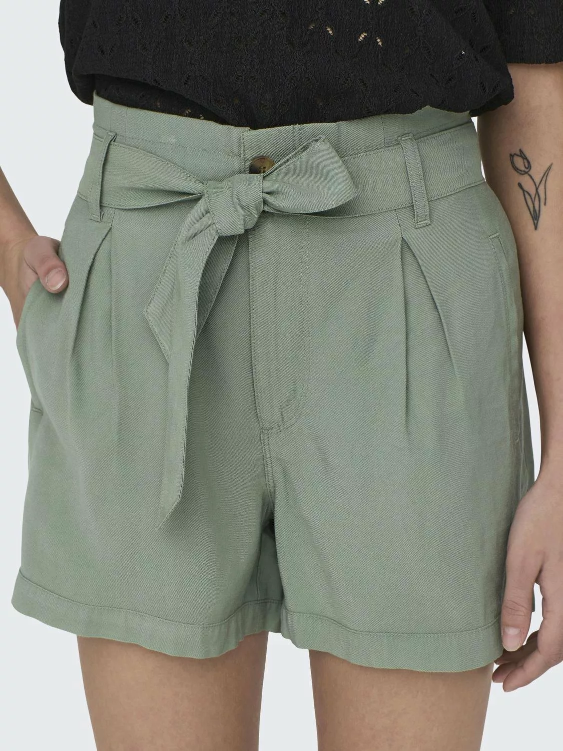 ONLY Shorts "ONLARIS LIFE HW BELT SHORTS CC PNT" günstig online kaufen