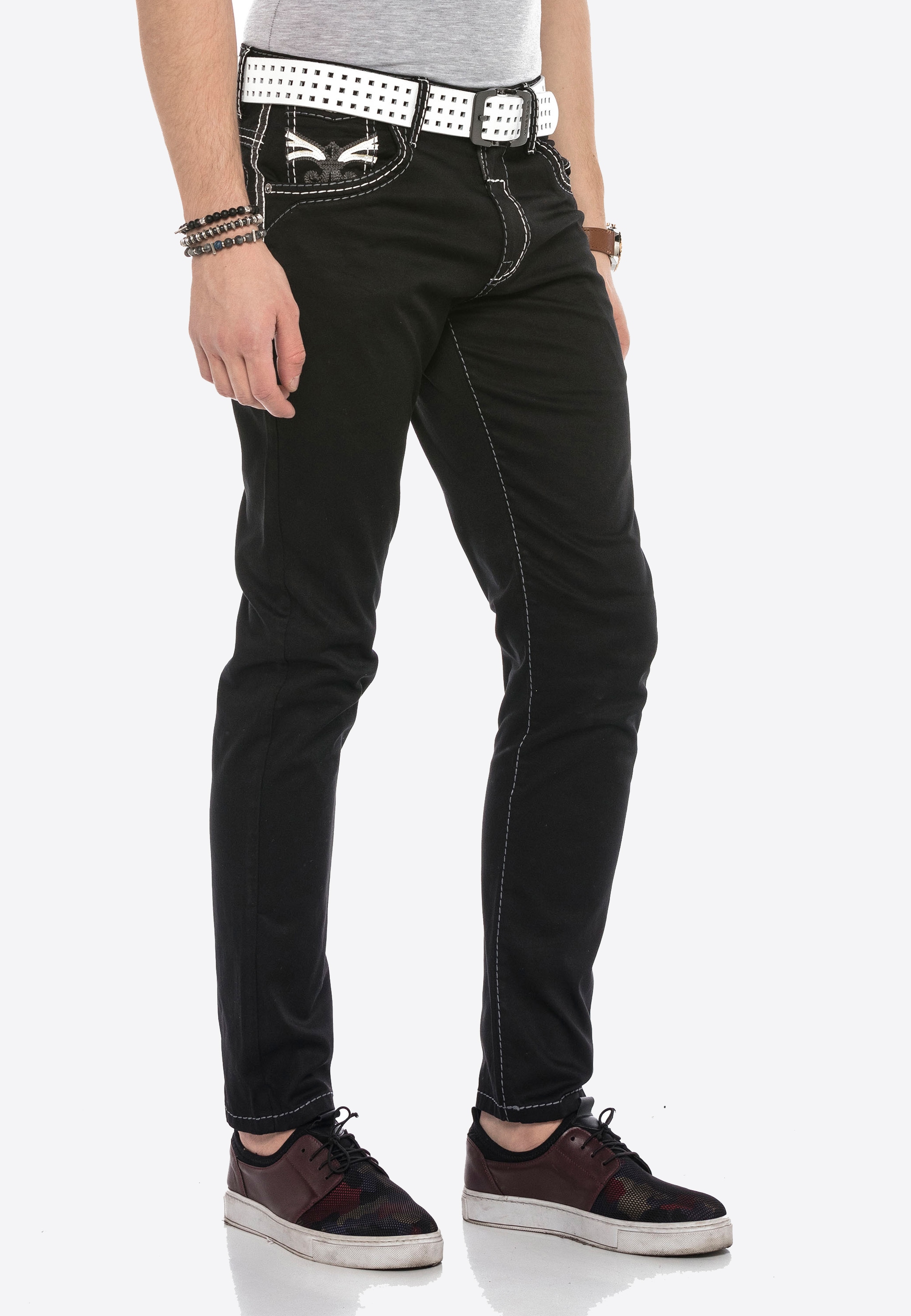 Cipo & Baxx Bequeme Jeans, mit cooler Stickerei günstig online kaufen