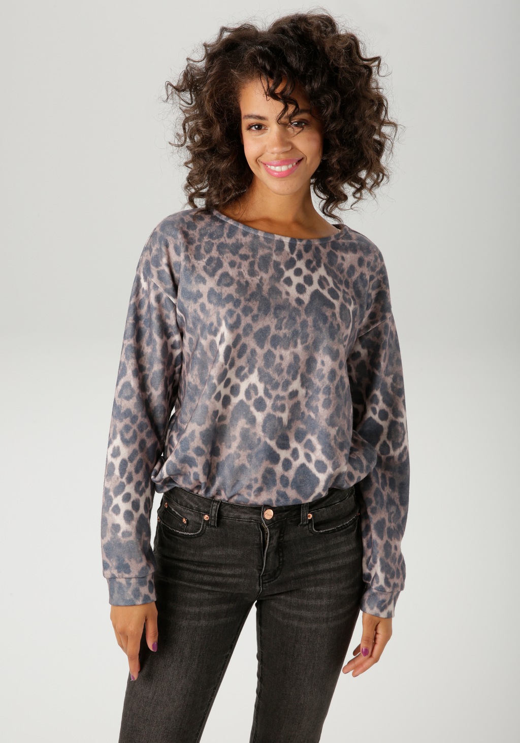 Aniston CASUAL Sweatshirt, mit trendigem Leo-Druck - jedes Teil ein Unikat günstig online kaufen