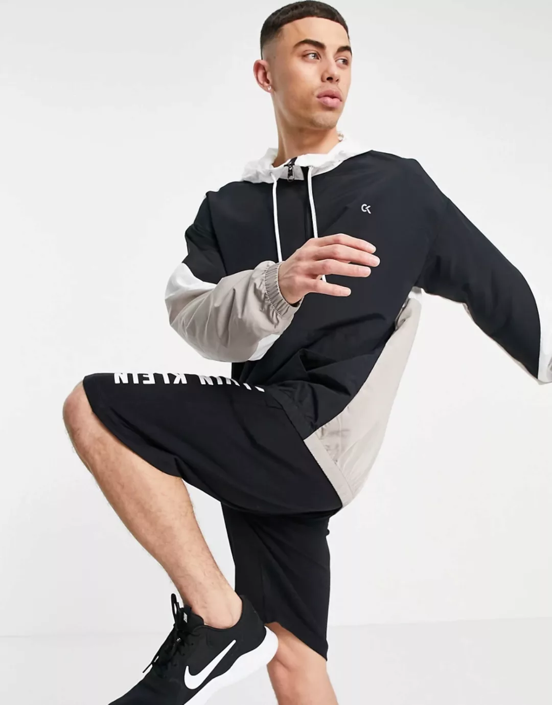 Calvin Klein Sport – Damenjacke mit Kapuze-Schwarz günstig online kaufen