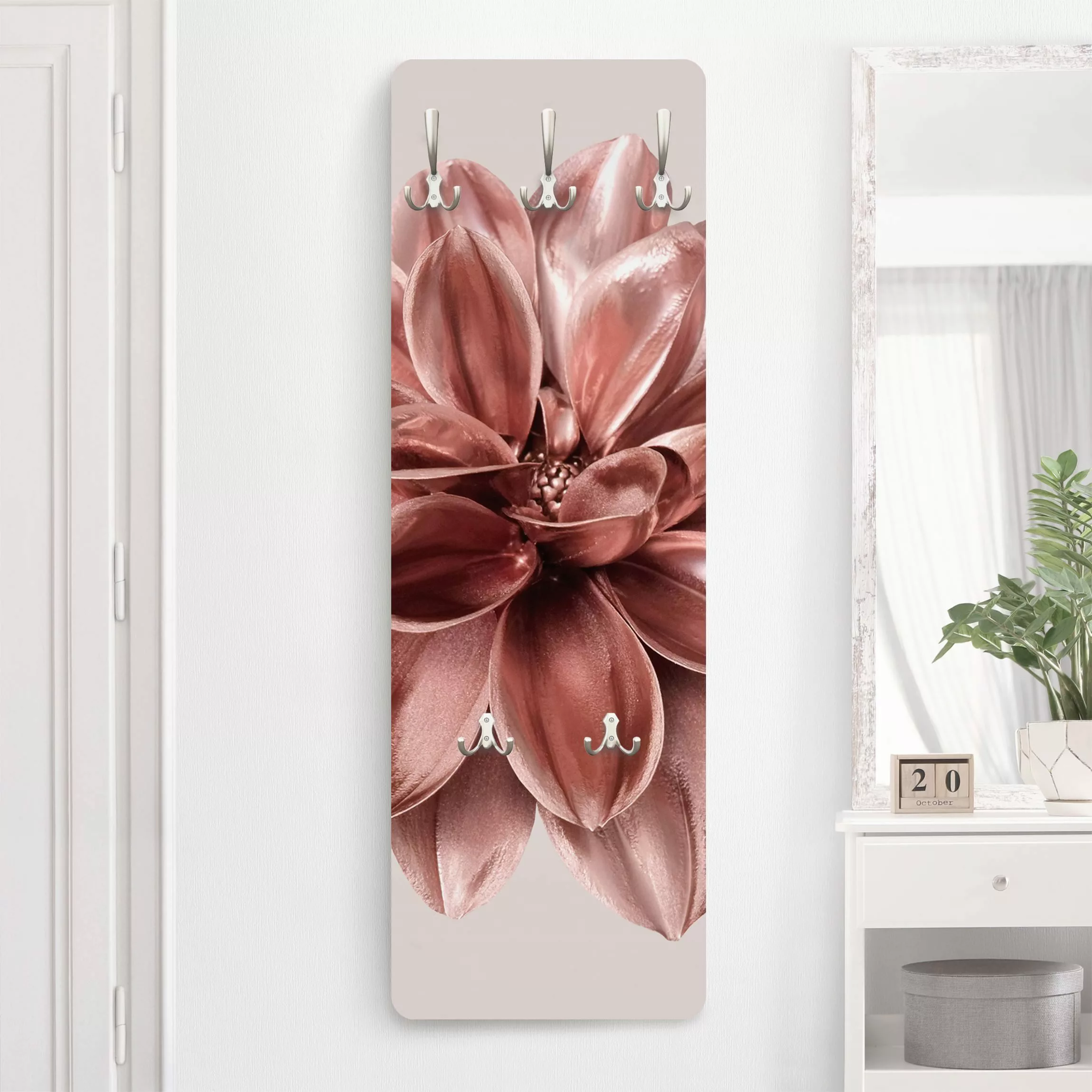 Wandgarderobe Holzpaneel Rosegoldene Dahlie in Metallic günstig online kaufen