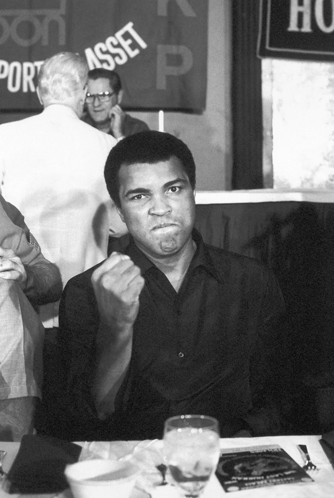 queence Acrylglasbild "Muhammad Ali", Schwarz-Weiß-Mann-Stars günstig online kaufen