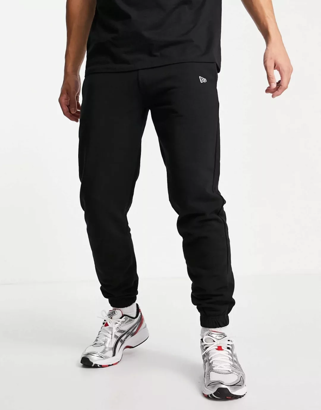 New Era – Jogginghose in Schwarz mit Logo günstig online kaufen