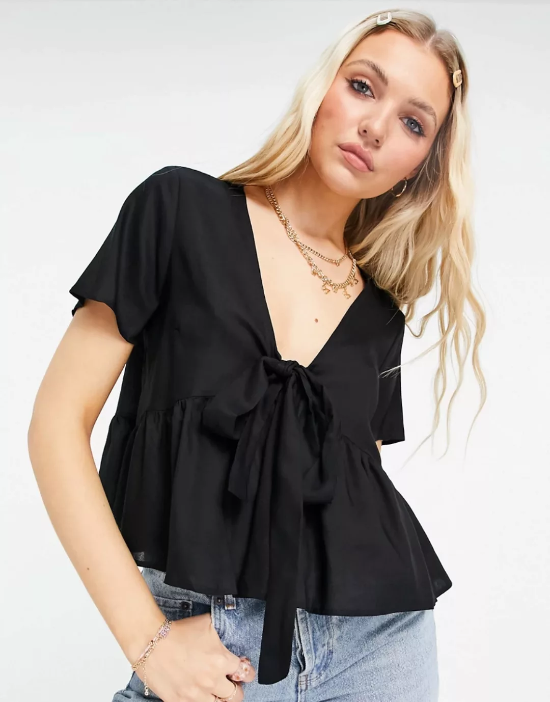 ASOS DESIGN – Kurzärmlige Freizeitbluse in Schwarz zum vorne Binden günstig online kaufen