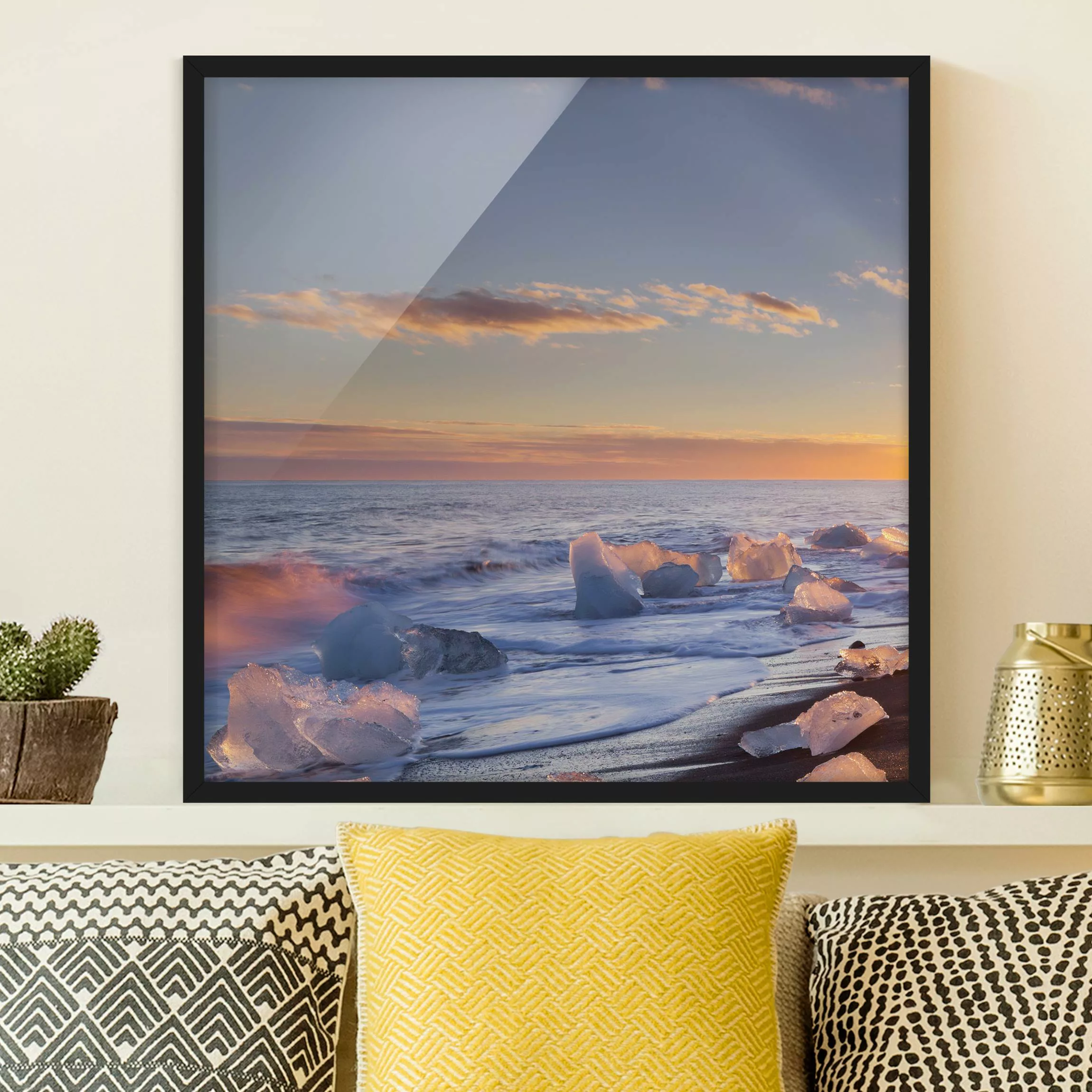 Bild mit Rahmen Natur & Landschaft - Quadrat Eisbrocken am Strand Island günstig online kaufen