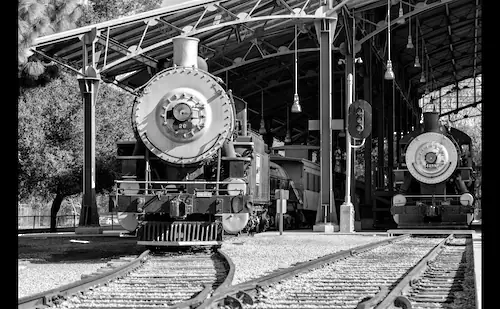 Papermoon Fototapete »Bahnhof Schwarz & Weiß« günstig online kaufen