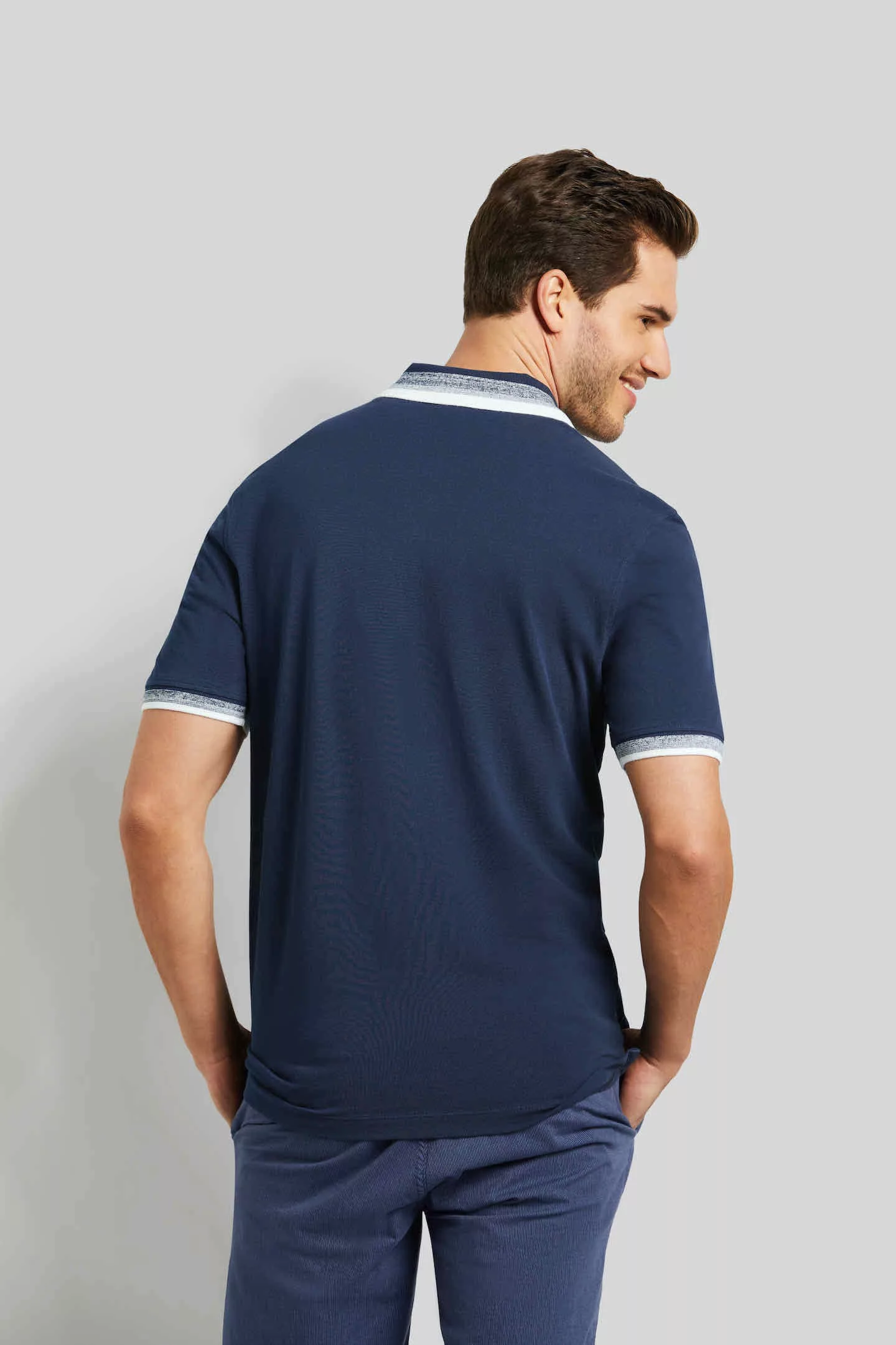 bugatti Poloshirt, mit modernem Farbverlauf am Kragen günstig online kaufen