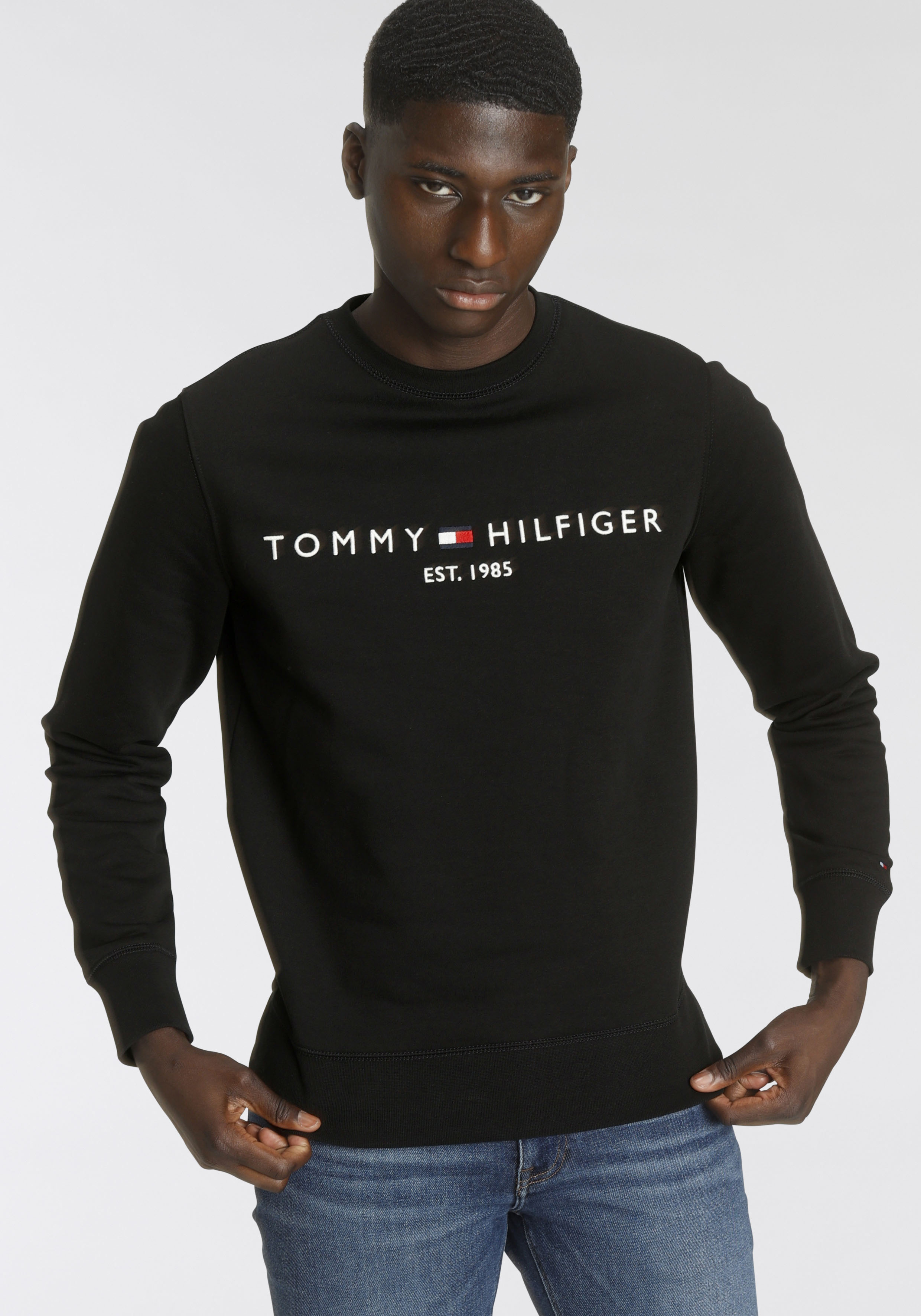 Tommy Hilfiger Sweatshirt "TOMMY LOGO SWEATSHIRT mit Rundhals und Stickerei günstig online kaufen