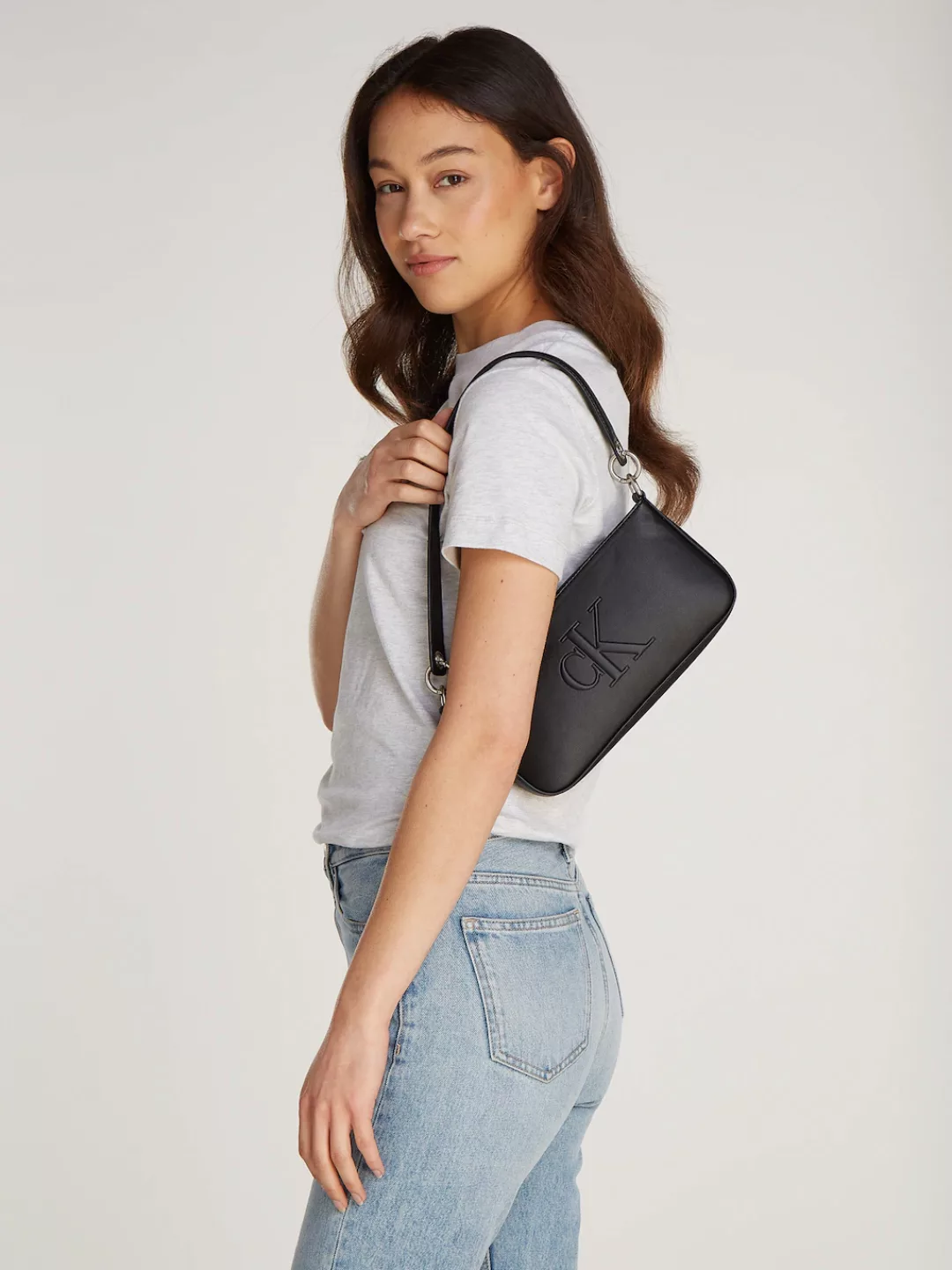 Calvin Klein Jeans Schultertasche "SCULPTED SHOULDER POUCH25 DEBOSS", Handt günstig online kaufen