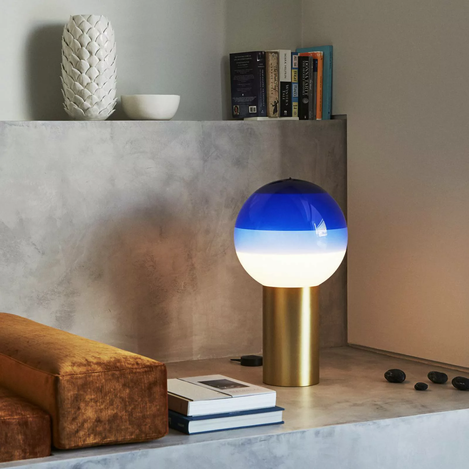MARSET Dipping Light Tischlampe blau/messing günstig online kaufen