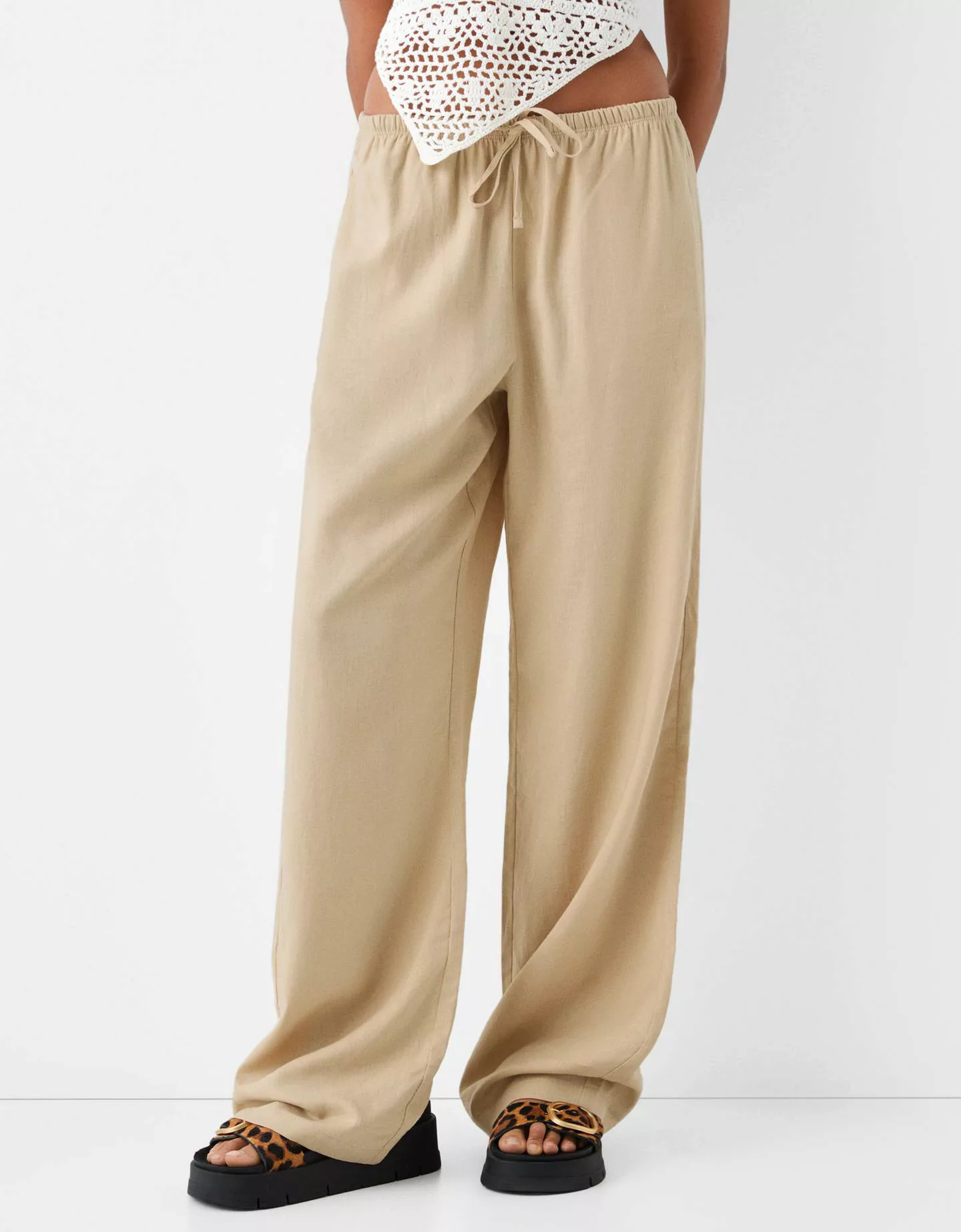 Bershka Straight-Fit-Hose Mit Leinen Und Stretchbund Damen 10-12 Sandfarbe günstig online kaufen