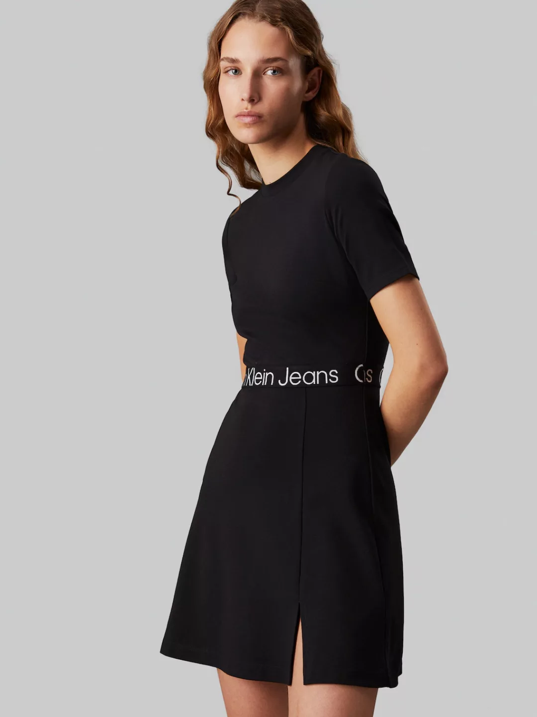 Calvin Klein Jeans Skaterkleid TAPE MILANO SHORT SLEEVE DRESS mit Logoschri günstig online kaufen