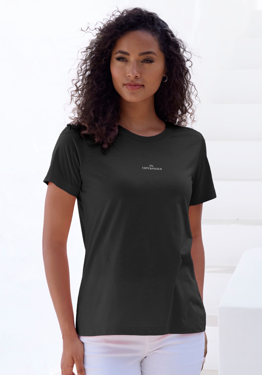 Copenhagen Studios T-Shirt "mit dezentem Logoprint vorn", aus softer Jersey günstig online kaufen