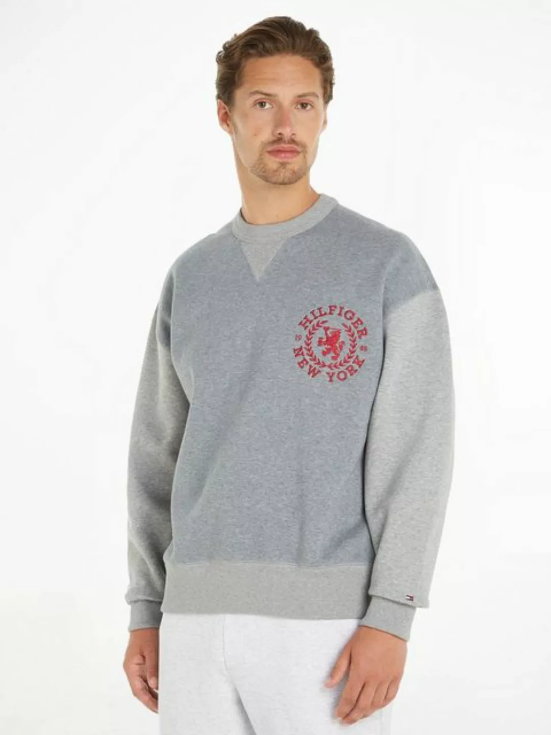 Tommy Hilfiger Sweatshirt SMALL CREST CREWNECK mit Logo-Stickerei auf der B günstig online kaufen