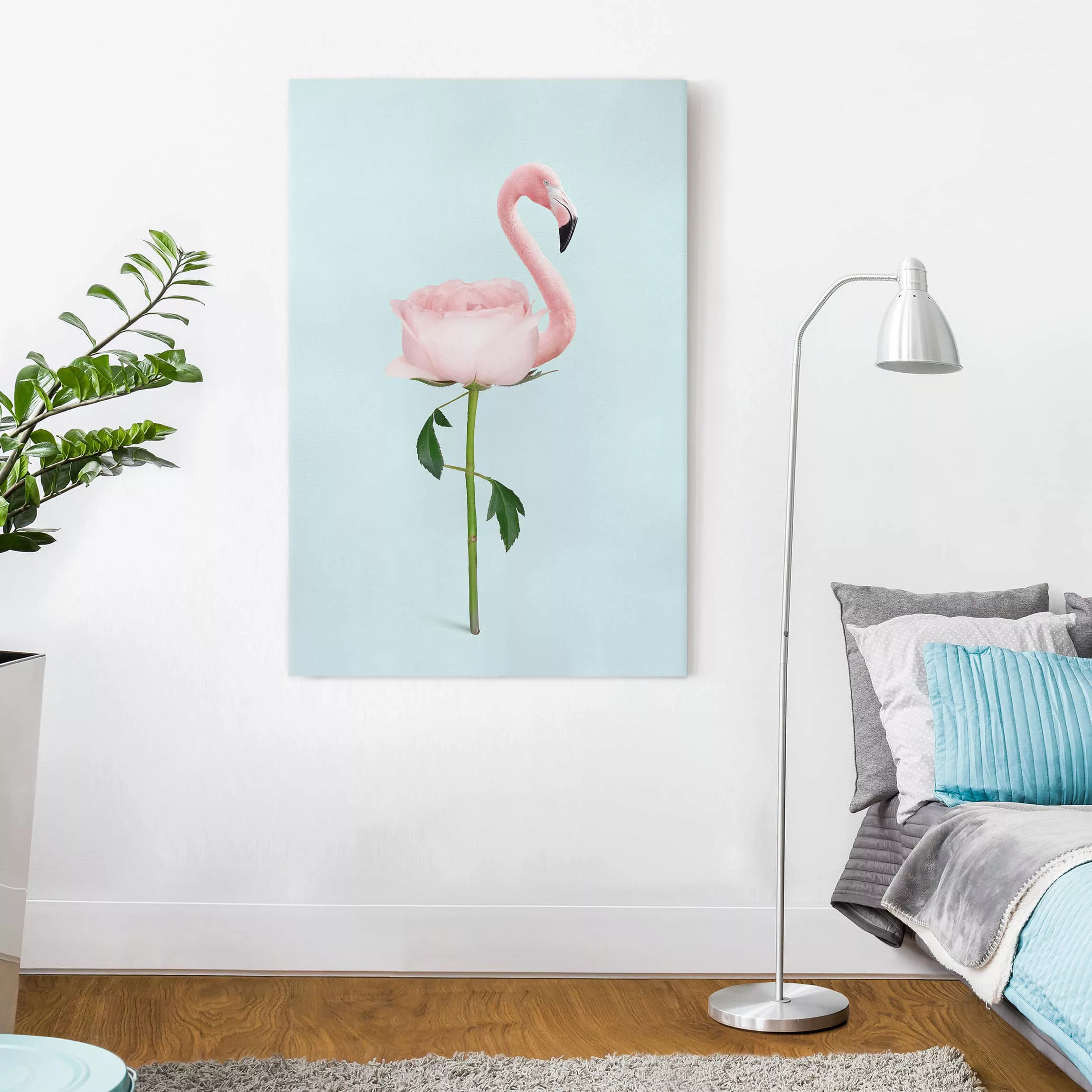 Leinwandbild Blumen - Hochformat Flamingo mit Rose günstig online kaufen