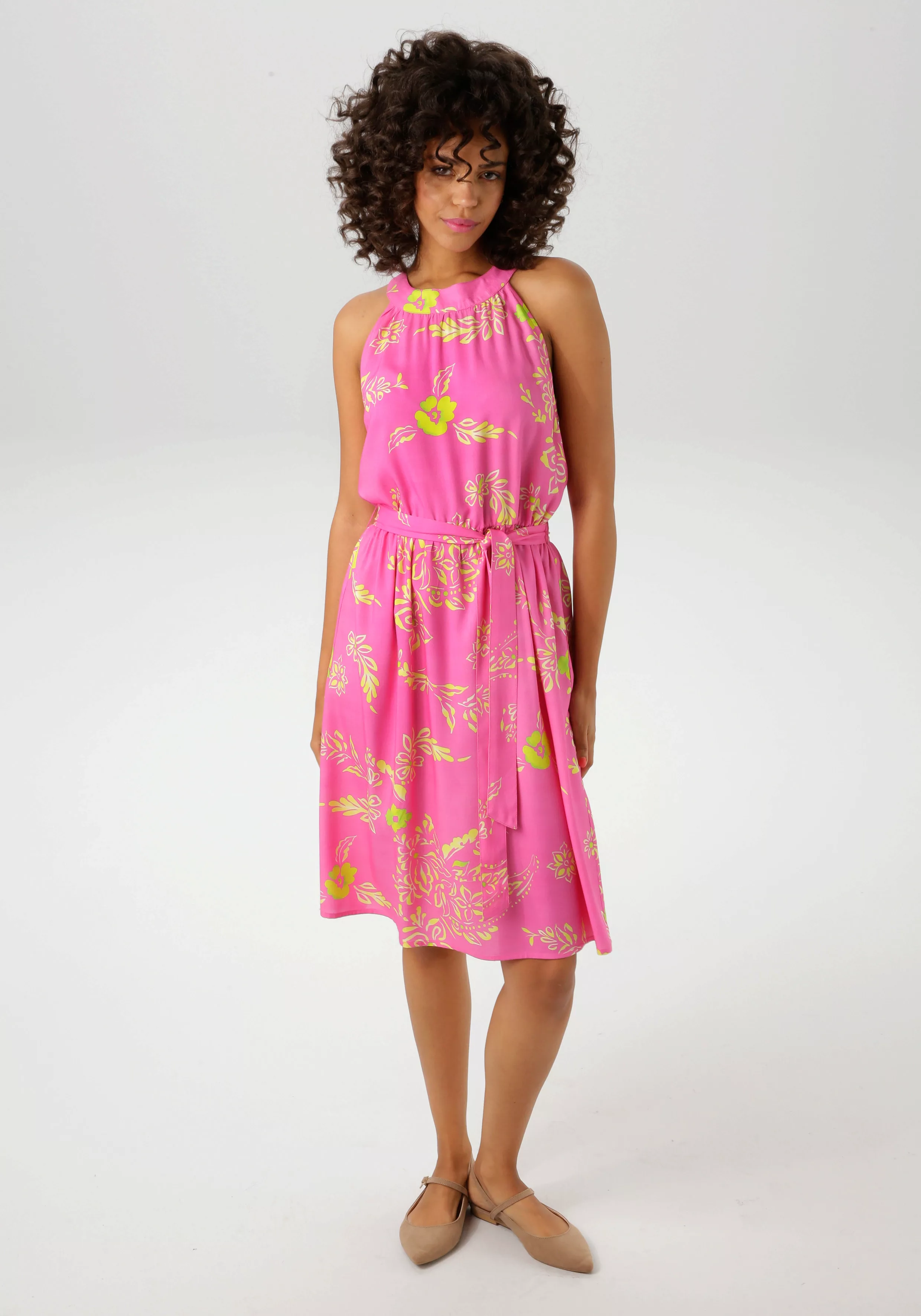 Aniston CASUAL Sommerkleid, mit farbenfrohen, grafischen Blumendruck günstig online kaufen