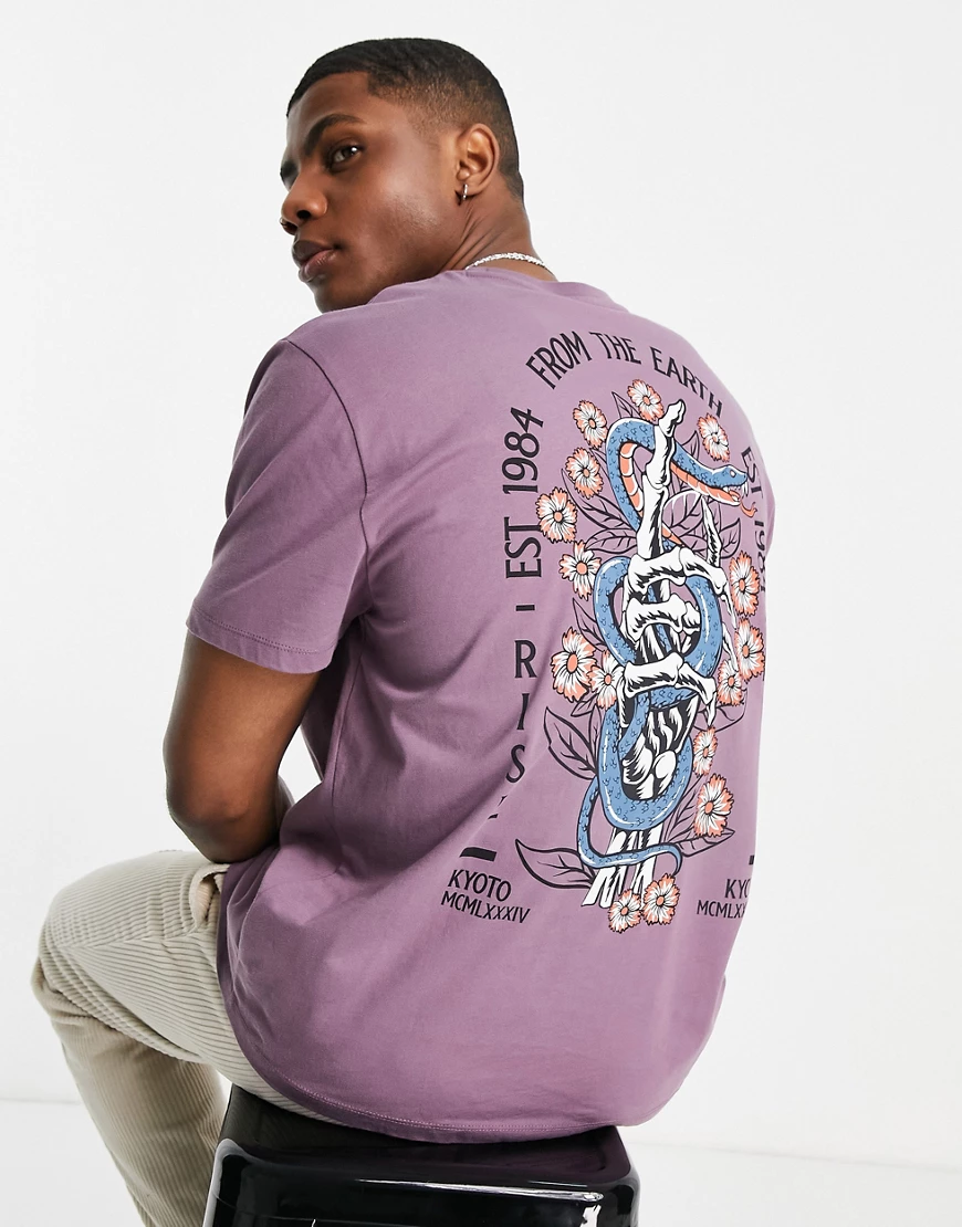 ASOS DESIGN – T-Shirt mit lockerer Passform und Souvenir Snake-Rückenprint günstig online kaufen