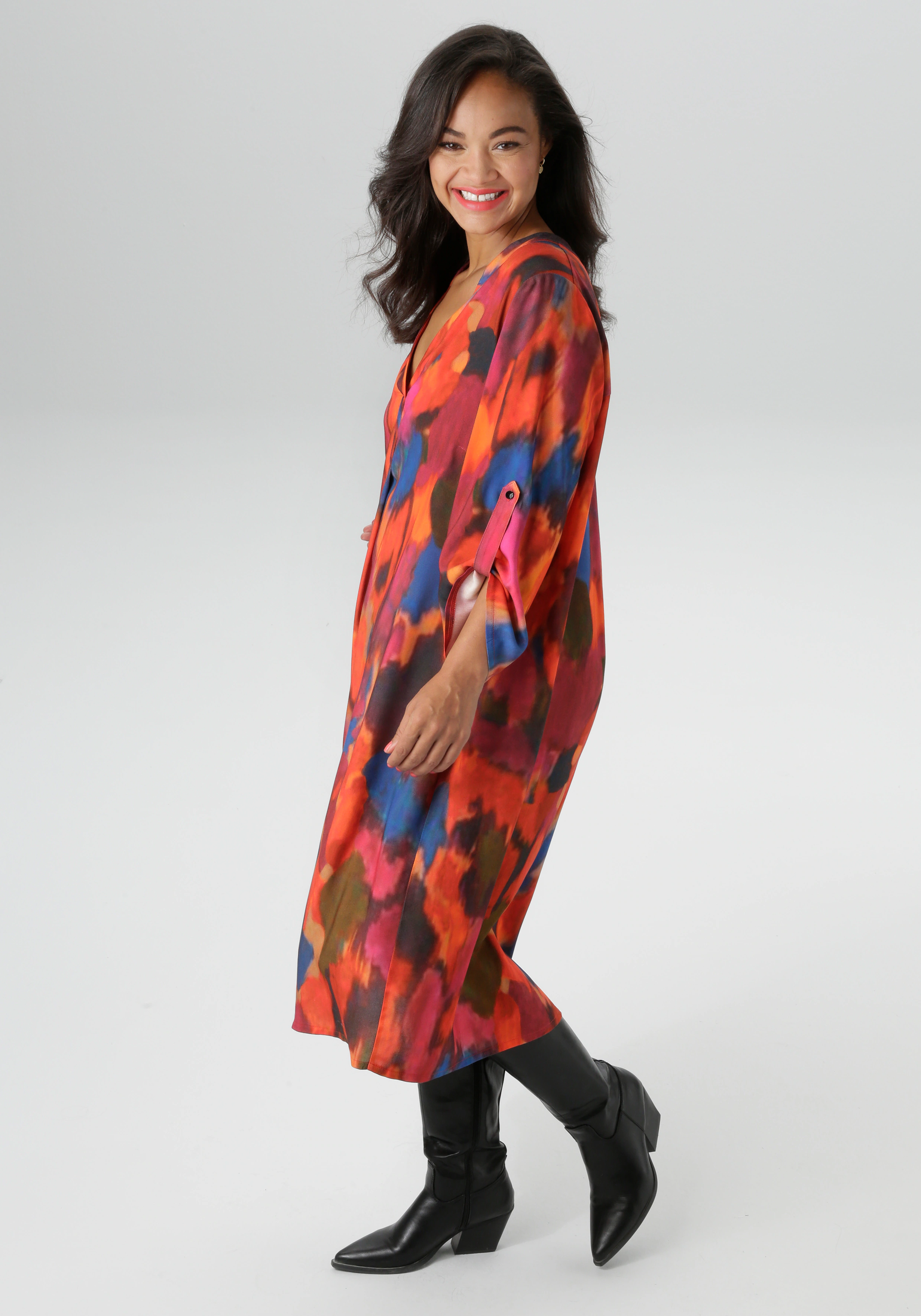 Aniston PLUS Druckkleid, extravaganter, grafischer Druck - NEUE KOLLEKTION günstig online kaufen