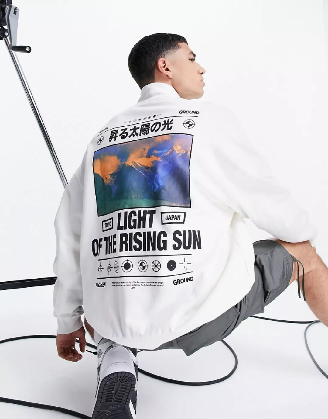 ASOS DESIGN – Oversize-Sweatshirt in Beige mit Rollkragen und Natur-Print h günstig online kaufen
