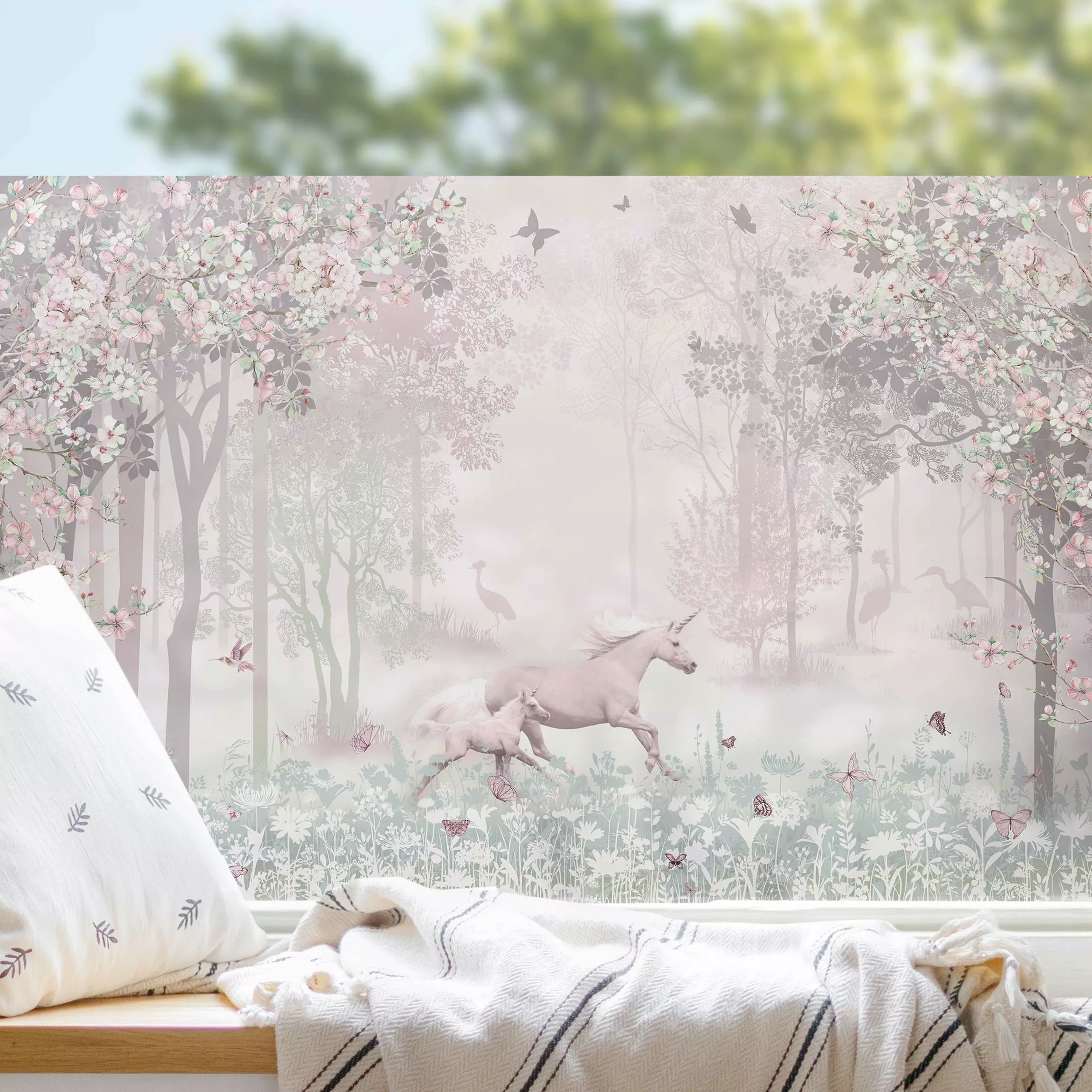 Fensterfolie Einhorn auf Blumenwiese in Rosa günstig online kaufen