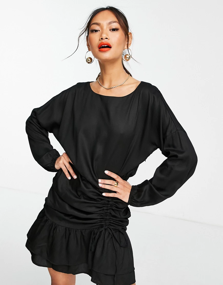 Trendyol – Minikleid in Schwarz mit geraffter Taille günstig online kaufen